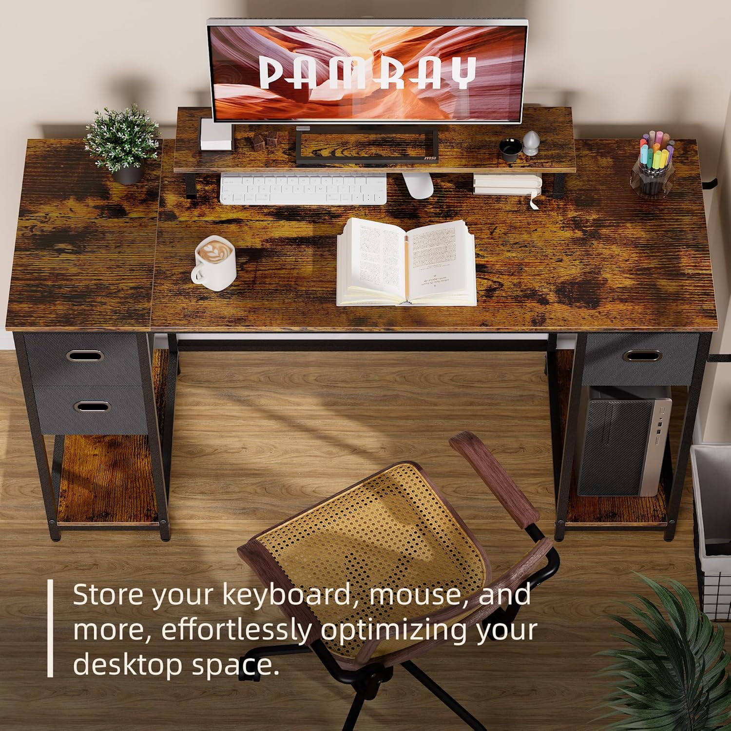 De dalt a baix view of the desk showing a keyboard and mouse stored neatly under the monitor stand.