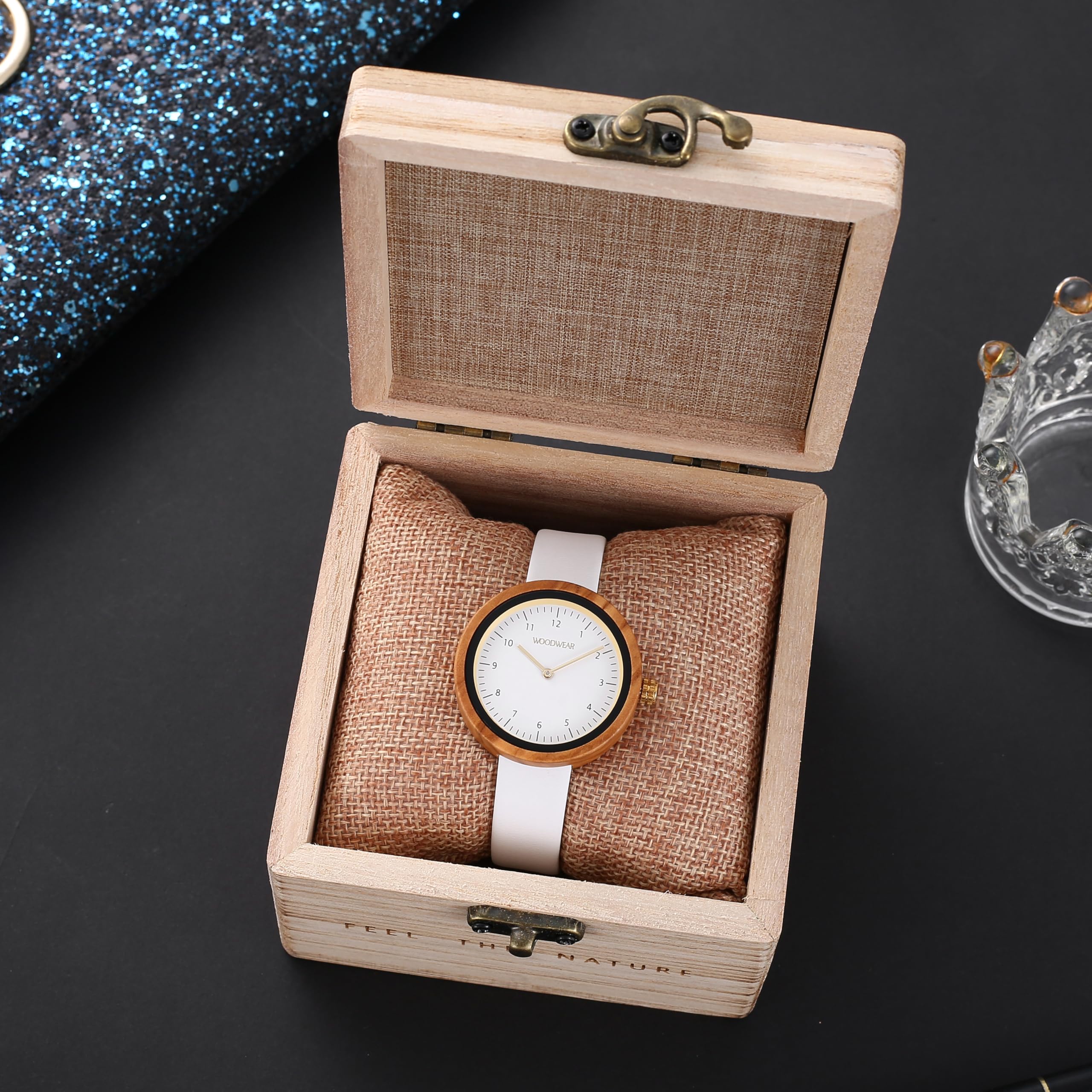 woodwear Orologio da donna in legno, ultraleggero ed elegante, cassa in legno sostenibile con cinturino in vera pelle, modello White Dawn, Blue Haze, Desert Bloom (beige, bianco)