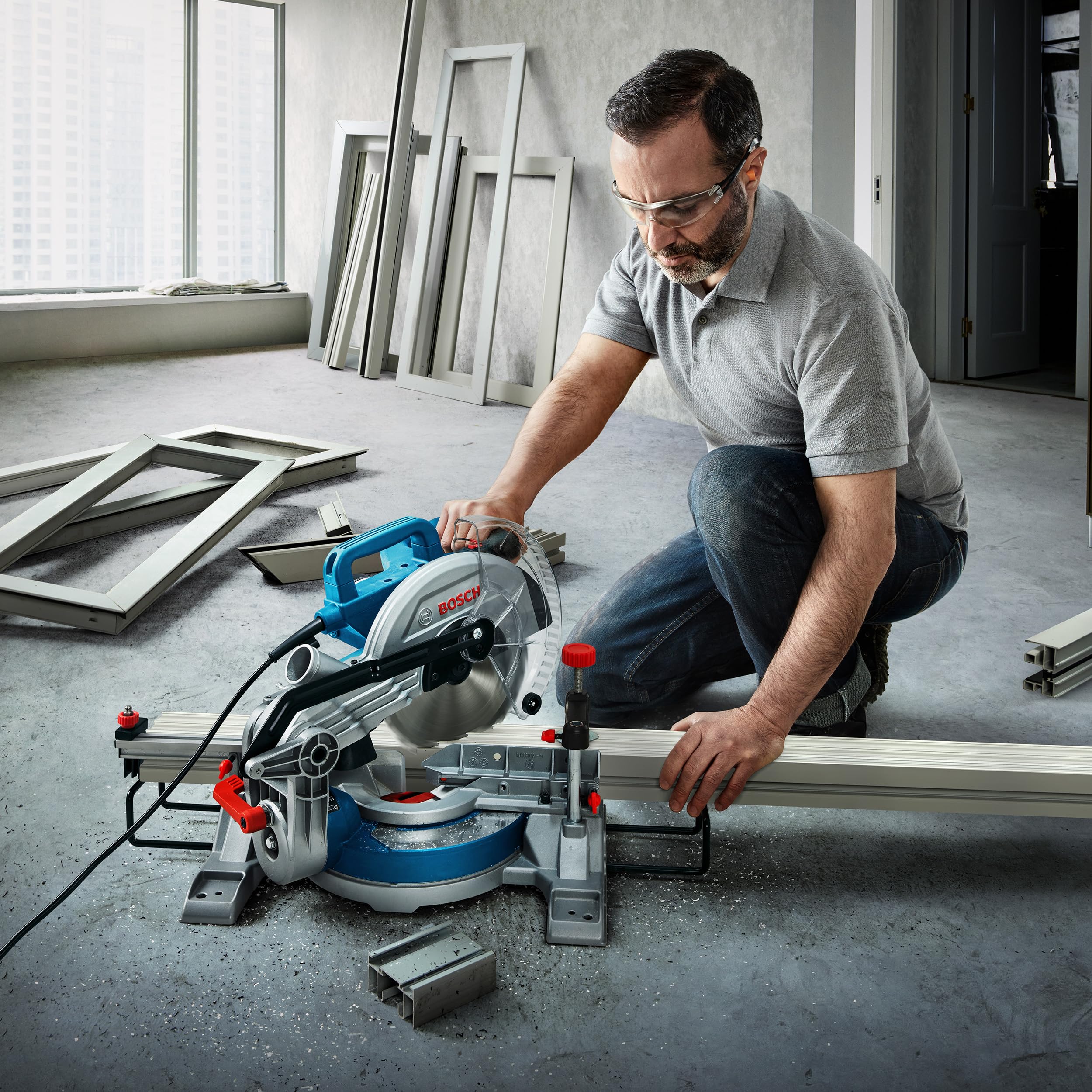 Bosch PRO Troncatrice radiale GCM 216 (incl. 1x lama per sega circolare)