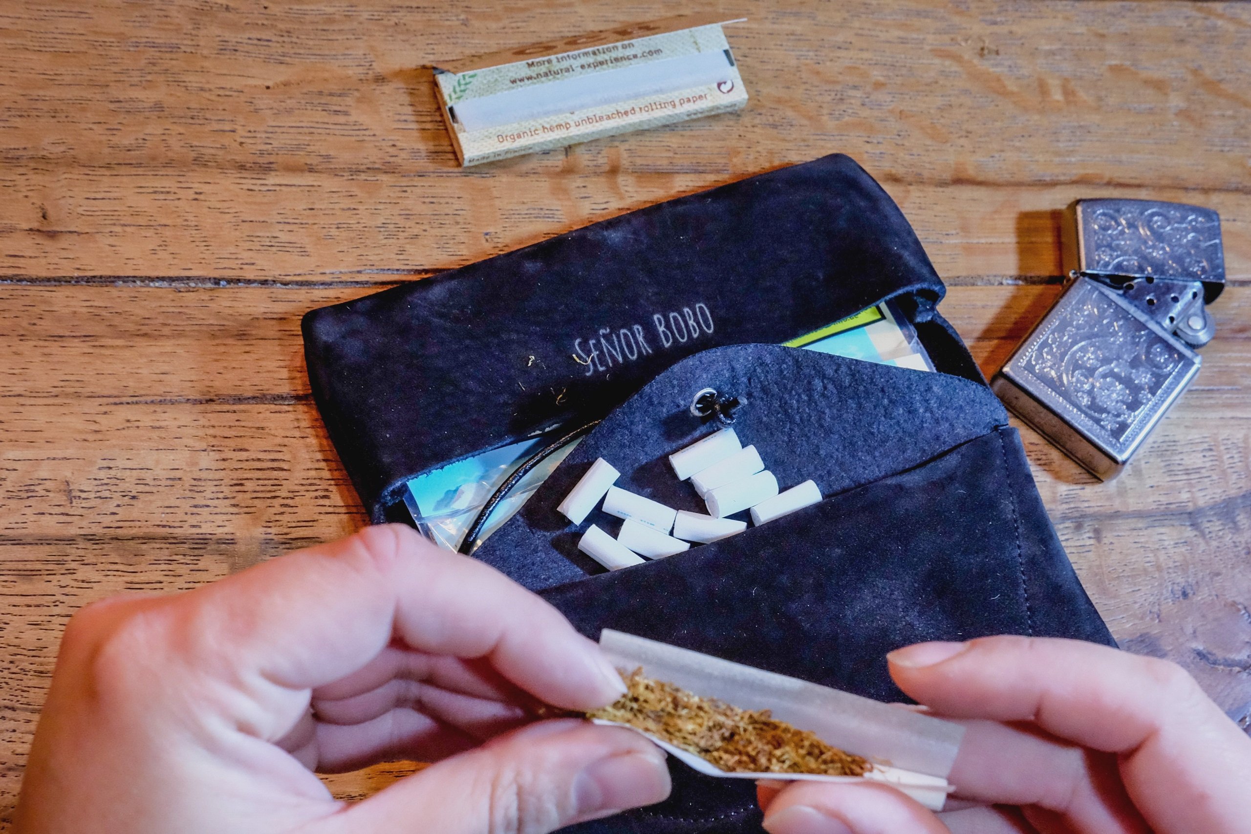 Portatabacco realizzato a mano in Germania, pelle nabuk di alta qualità, con scomparto per filtri, qualità dalla Baviera, per tabacco e tabacco