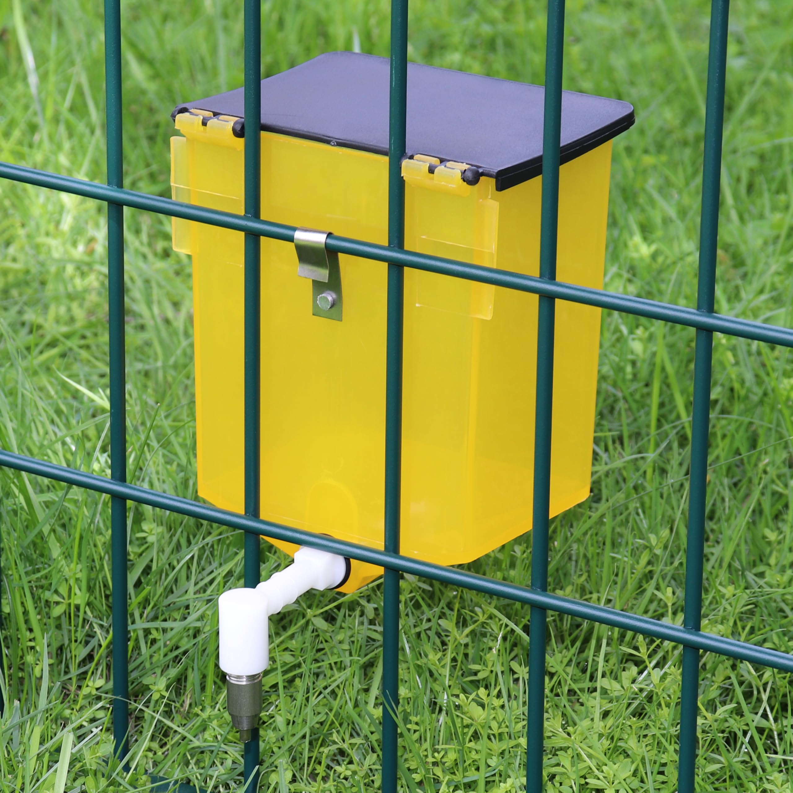 Kleintiertränke 1 Liter - Kaninchentränke mit Halterklammer - Nagertränke mit Klappdeckel - Kükentränke mit Tränkenippel - Nippeltränke für Kaninchen, Küken und Kleintiere