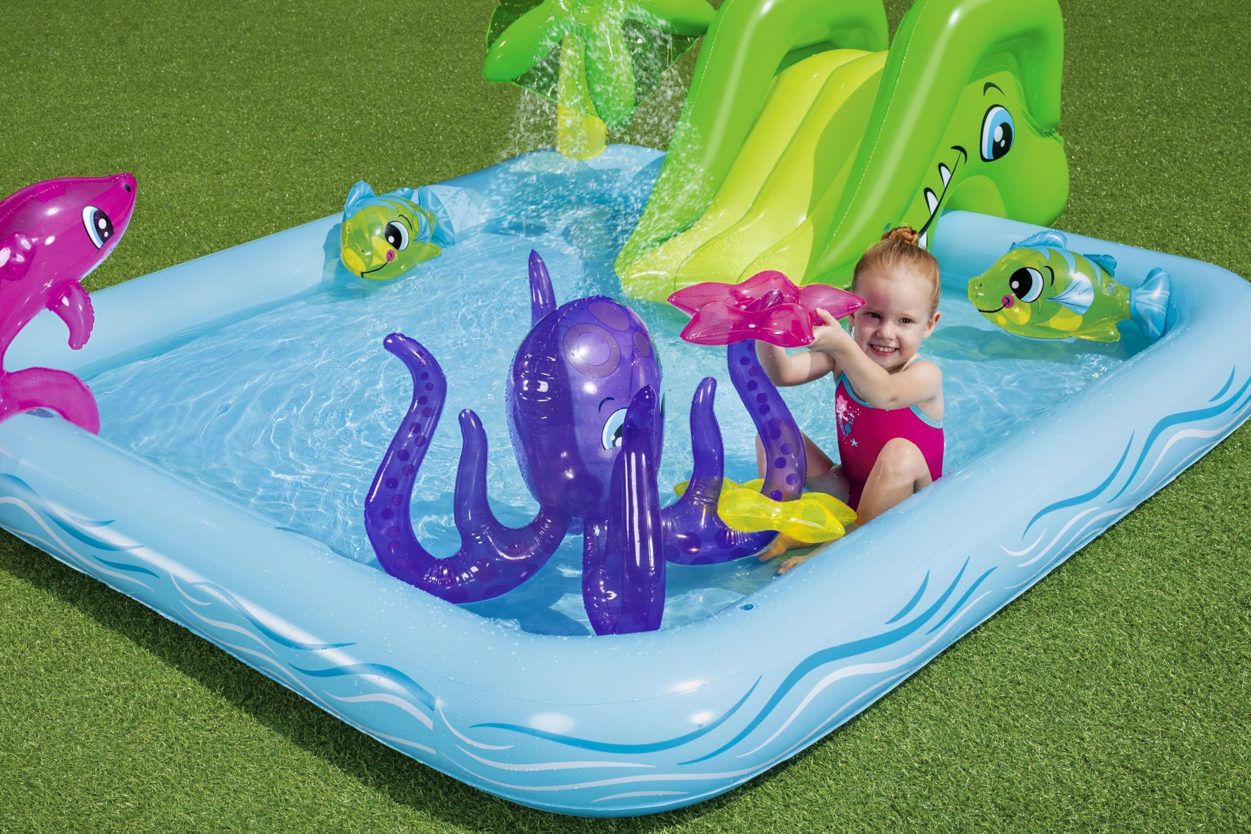 Bestway Bestway® 7'10" x 6'9" x 34"/2.39m x 2.06m x 86cm Fantastic Aquarium Play Center in use