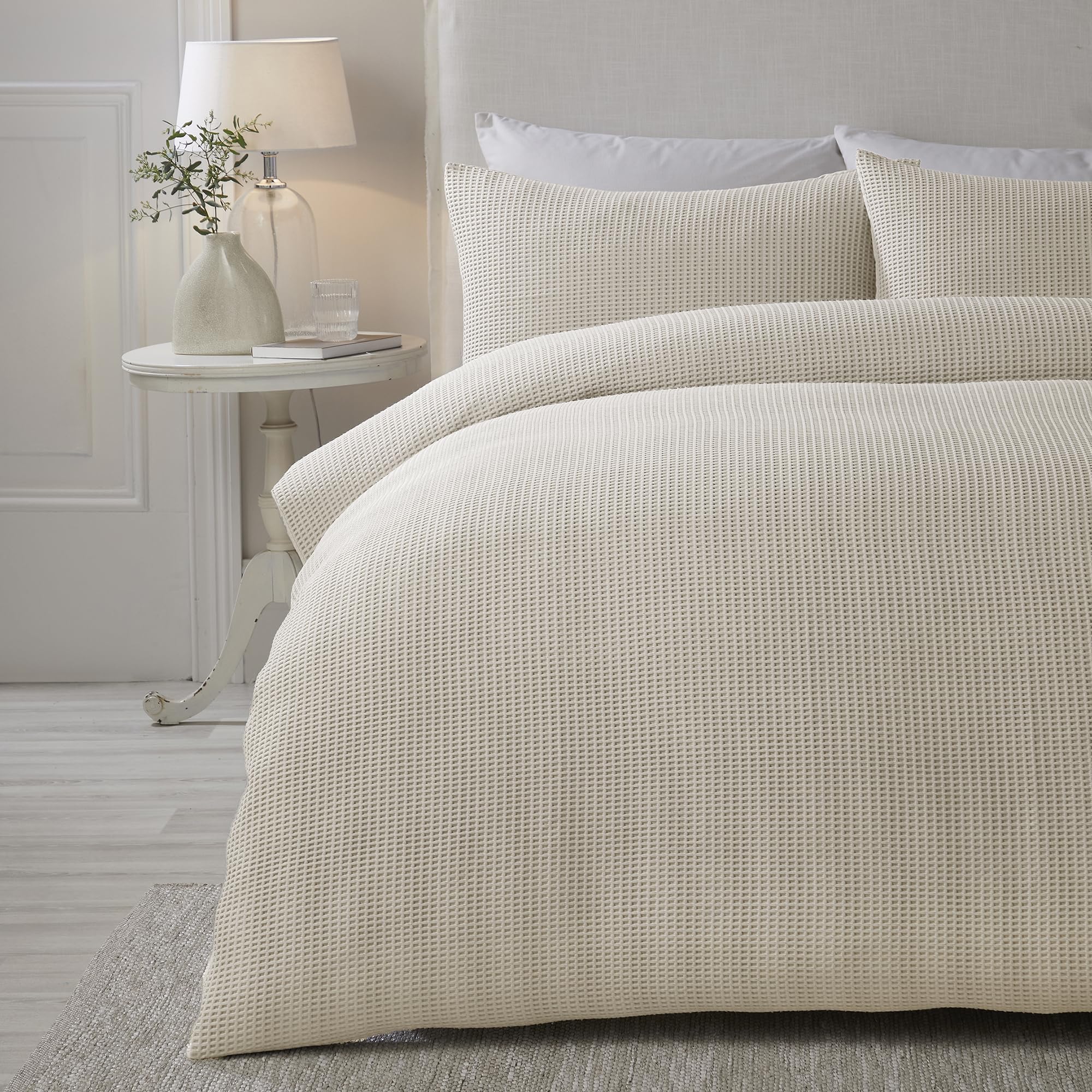 Serene - Lindly Collection: Natural Waffle Duvet Cover in Cream (200x200cm) - Soft Touch, Luxury Grid Pattern, Square Puckered