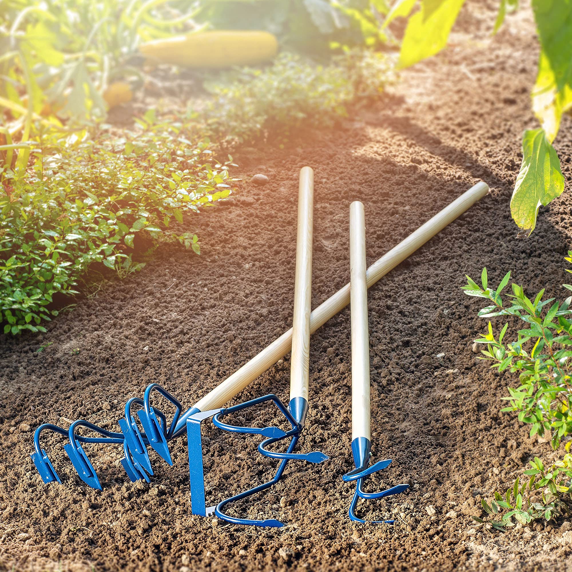 KADAX Cultivador manual de metal, cultivador con mango largo de madera, cultivador robusto, garra de jardín, azada de jardín para aflojar el suelo (con 5 dientes de bisagra)