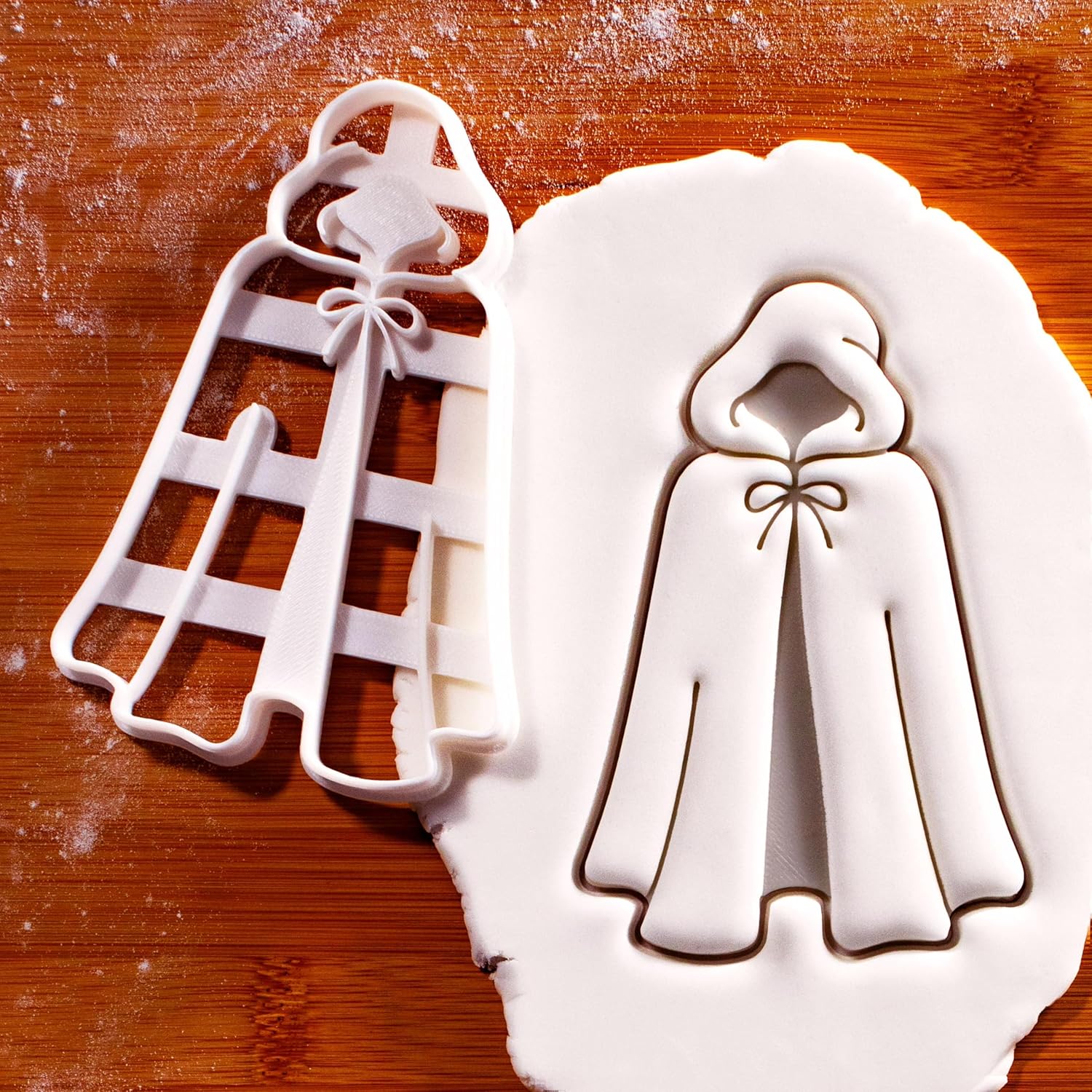 BAKERLOGY Set of 2 Hooded Cloak & Hurricane Lantern Cookie Cutters – Halloween Mystery Biscuit Cutters, Detective or Ghost Story Theme, Fantasy Baking Tools, Spooky Victorian Candlelight Fondant Molds