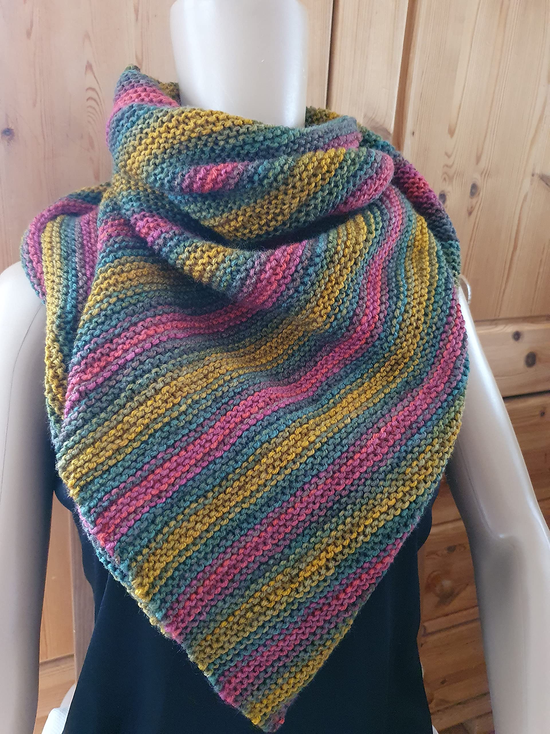 Wollschal XXL ca. 170 x 78 cm Schal handgestrickt Dreieckstuch Dreieck Halstuch Farbverlauf handgestrickt