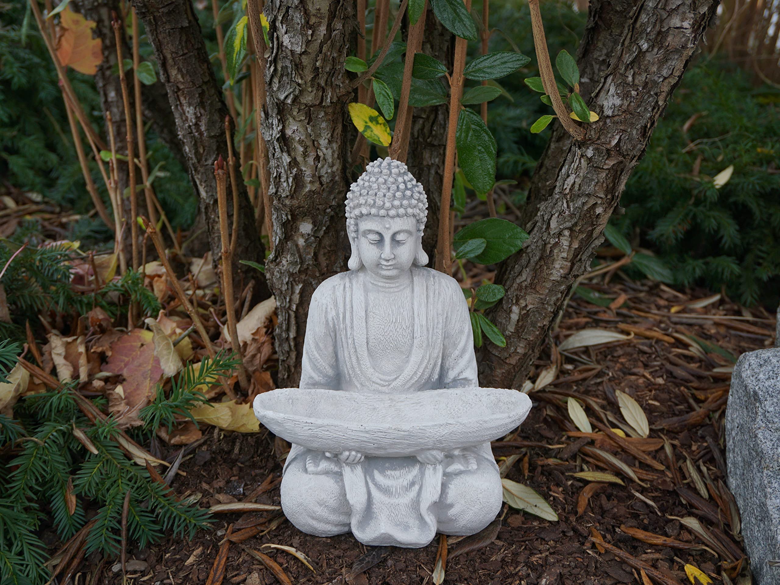 gartendekoparadies.de Bouddha en pierre massive avec bol moine - Décoration de jardin - En pierre - Résistante au gel, Gris,blanc, 27 cm, (Buddha)