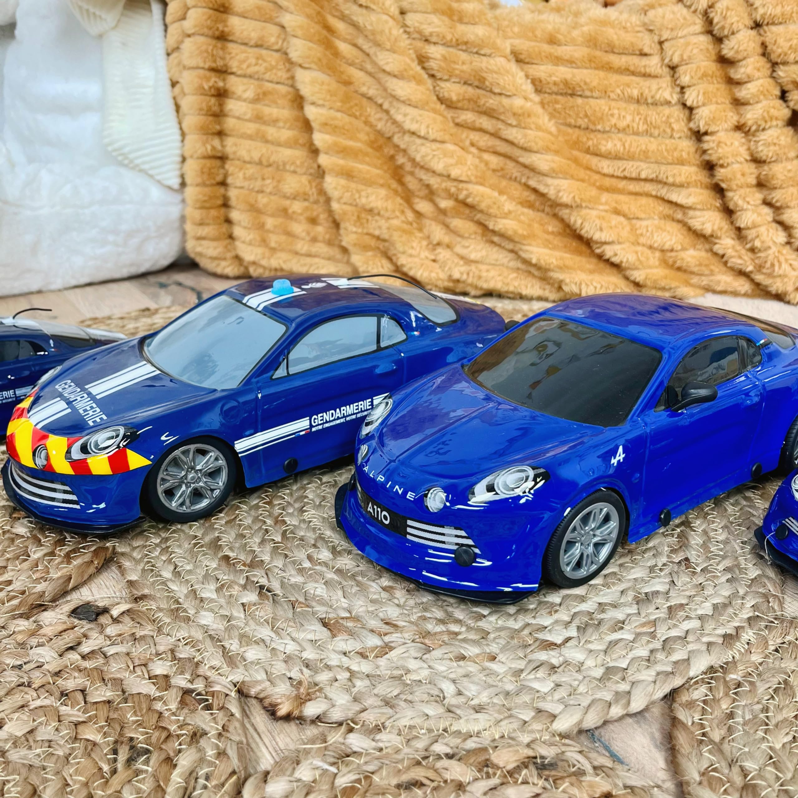 TURBO CHALLENGE - Alpine A110 - Gendarmerie - 1/16-099215 - Samochód zdalnie sterowany - Niebieski - Gotowy do jazdy - Akumulator i baterie w zestawie - Plastik - Dzieci - Dla dzieci od 8 lat