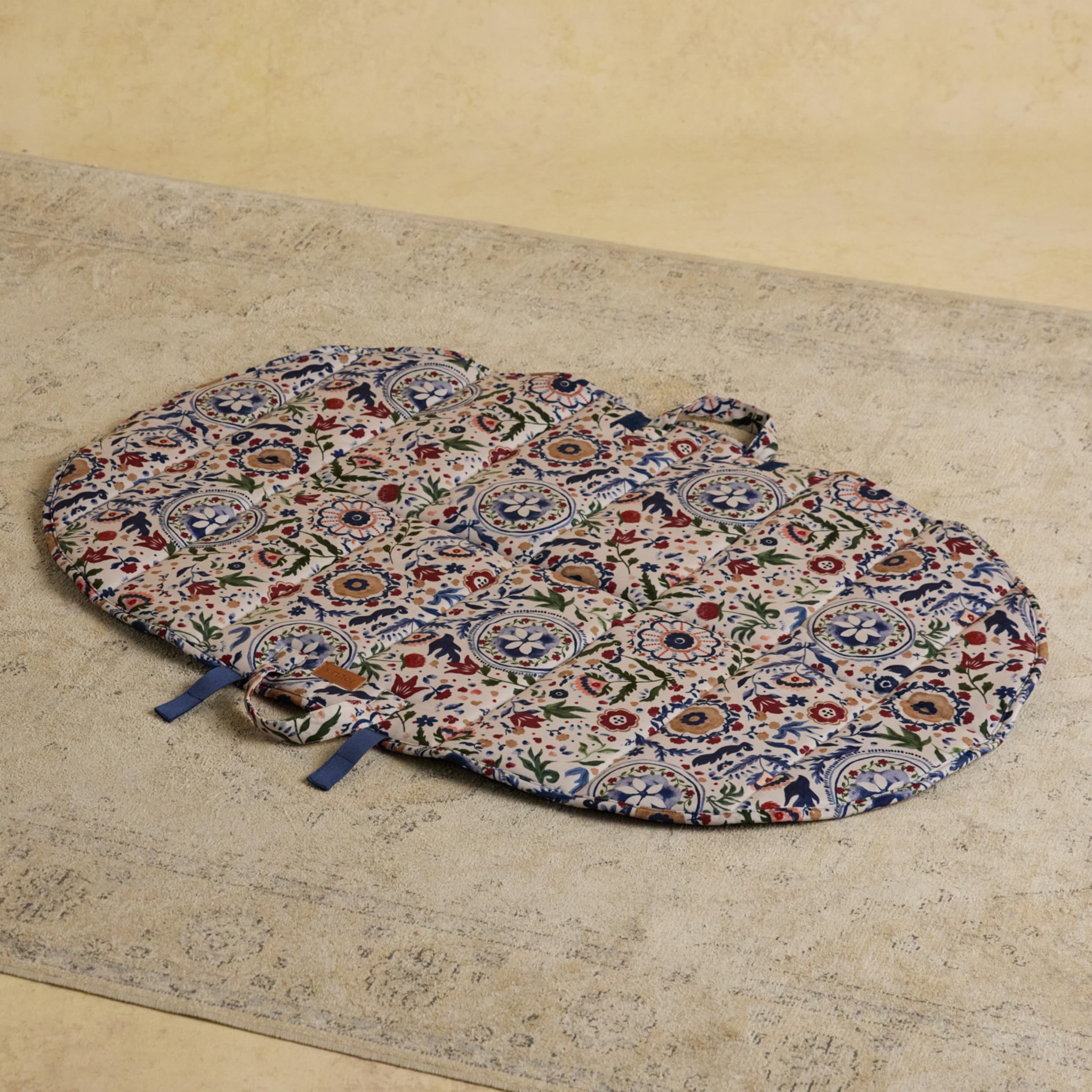 Rosewood x Joules Festival Floral Travel Mat for Dogs – Foldable Portable Pet Mat, Easy-Carry, Washable, Stylish Joules Print Dog Travel Bed for Car, Home and Holidays