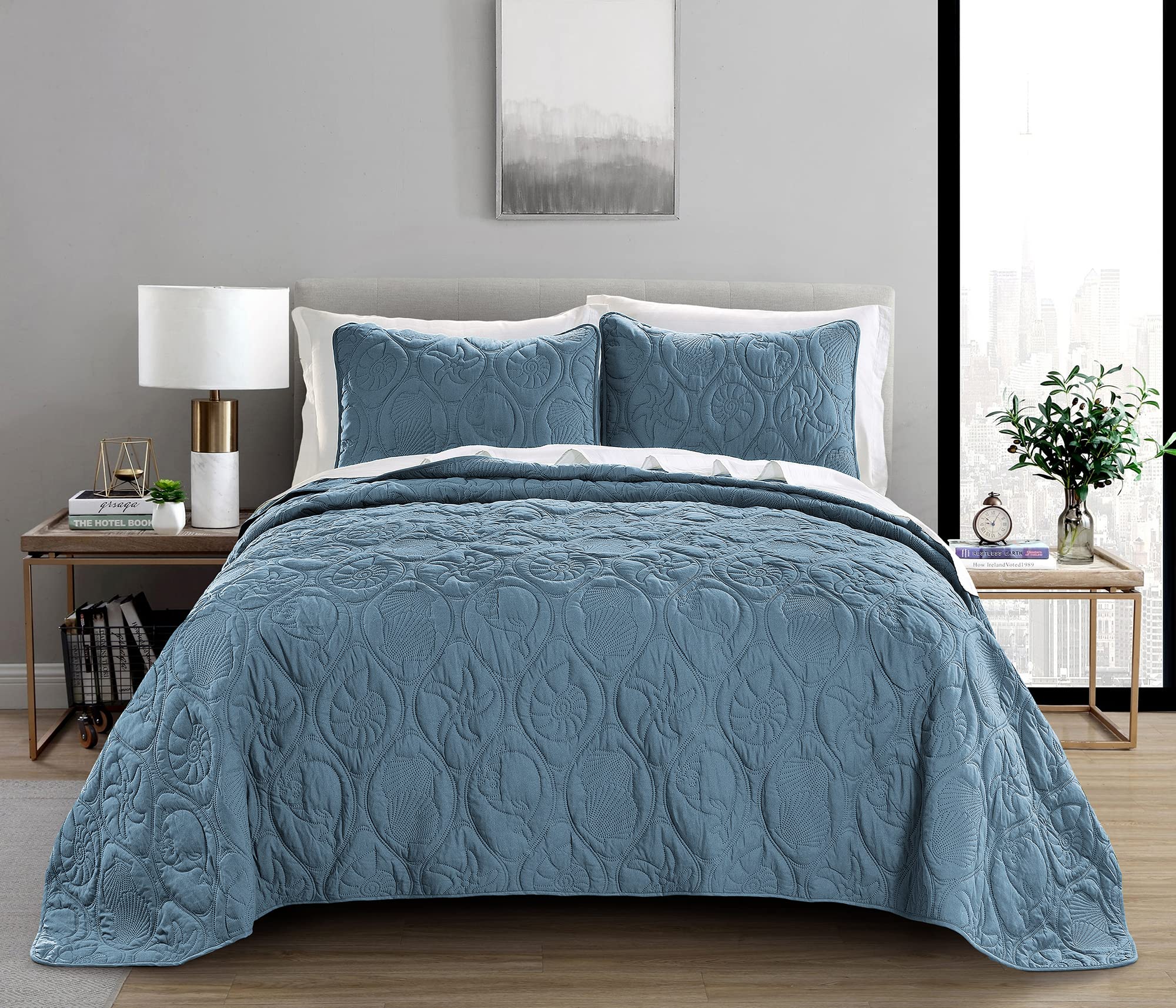 Pure Bedding Übergroße Tagesdecke - Weiche, leichte Tagesdecke aus Mikrofaser für die ganze Saison (Voll/Königin - Quadratisch Aschblau)