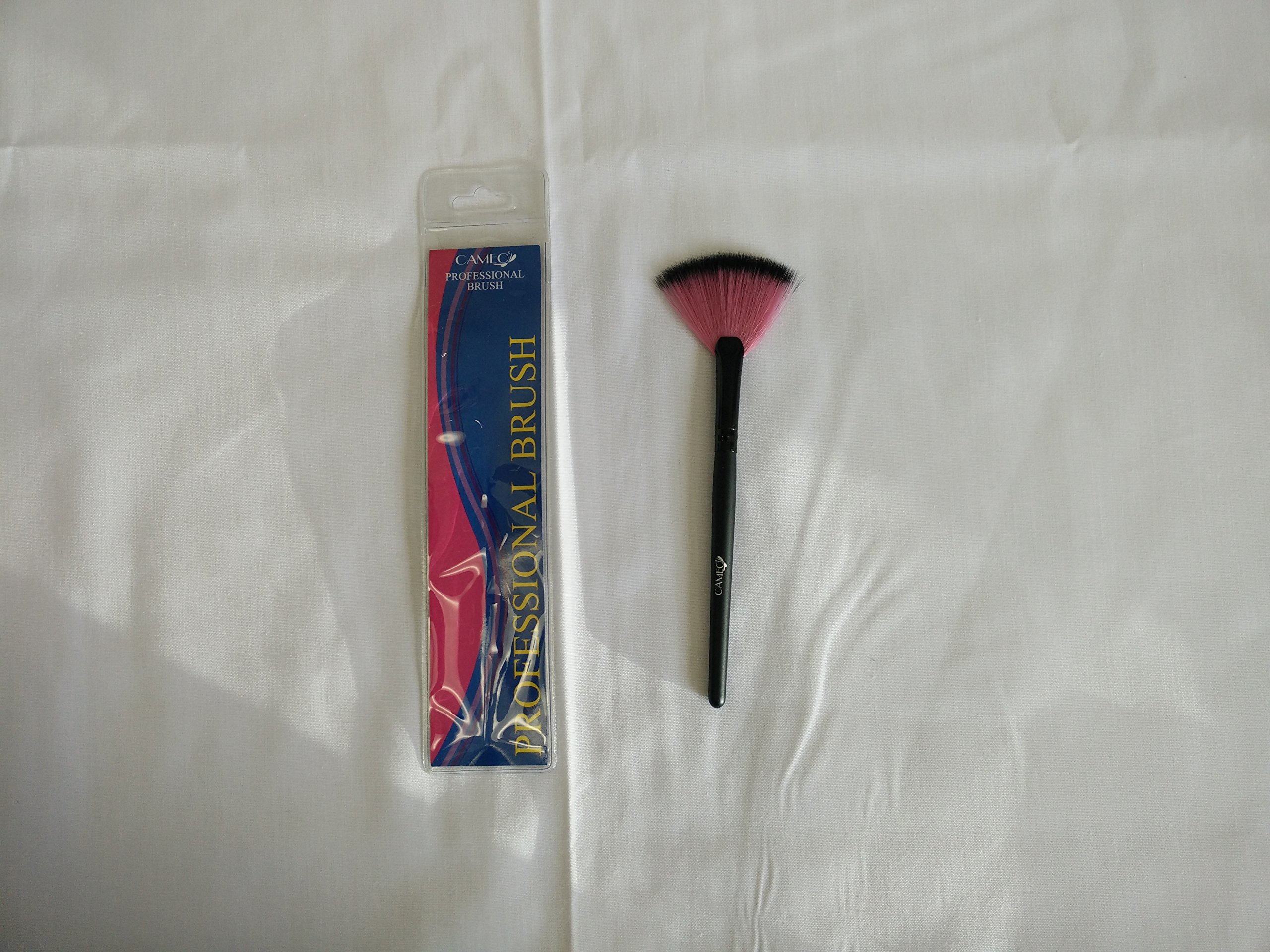 Cameo Professional Fan Brush