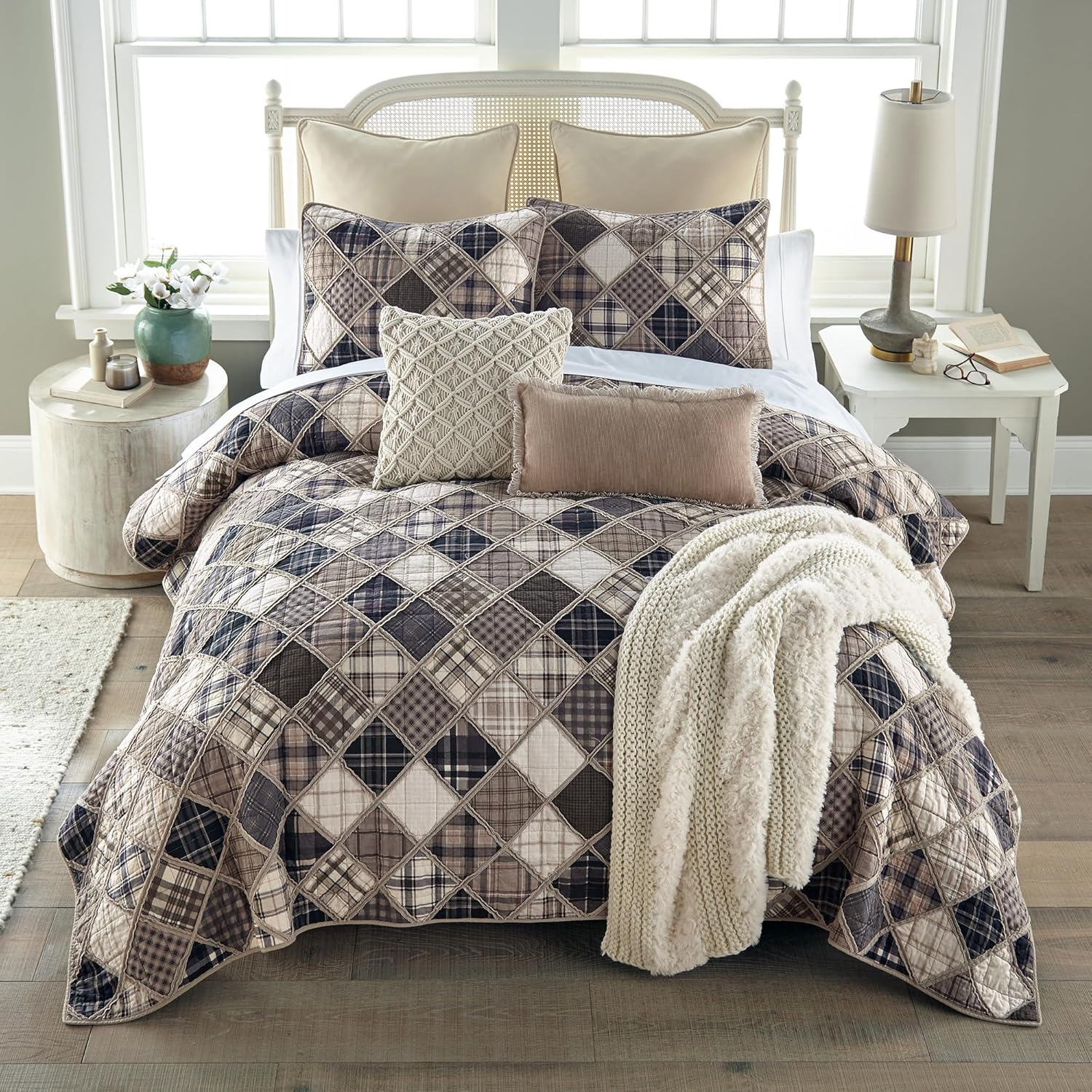 Donna Sharp Driftwood Cotton Patchwork Quilted Bedding Set - 3-Piece Queen Size Quilt Set - Includes 1 Quilt and 2 Standard Pillow Shams - Machine Washable - Traditional Patchwork Design