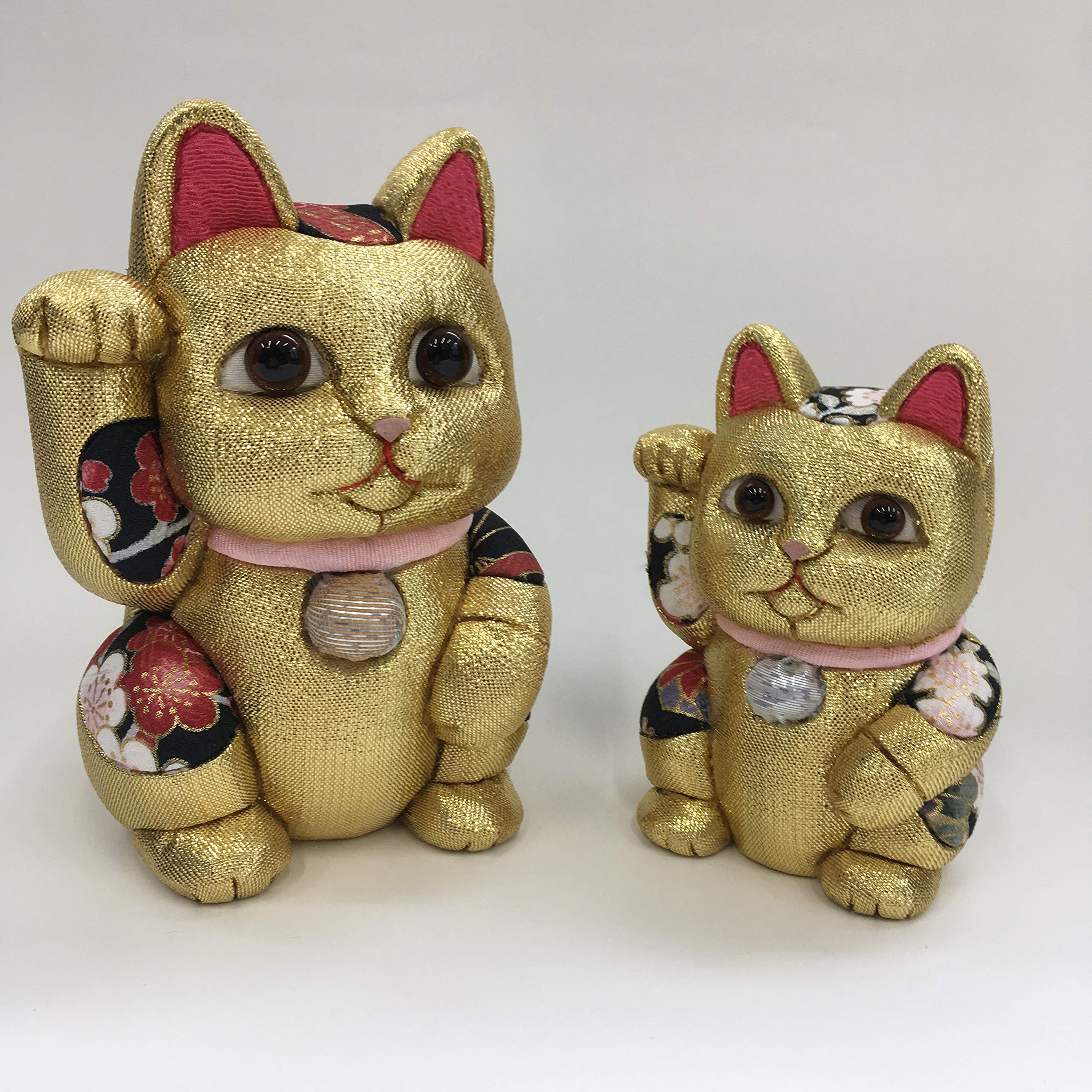 Amazon.co.jp: 招き猫 小 風水 金 伝統工芸士 柿沼東光 木目込み