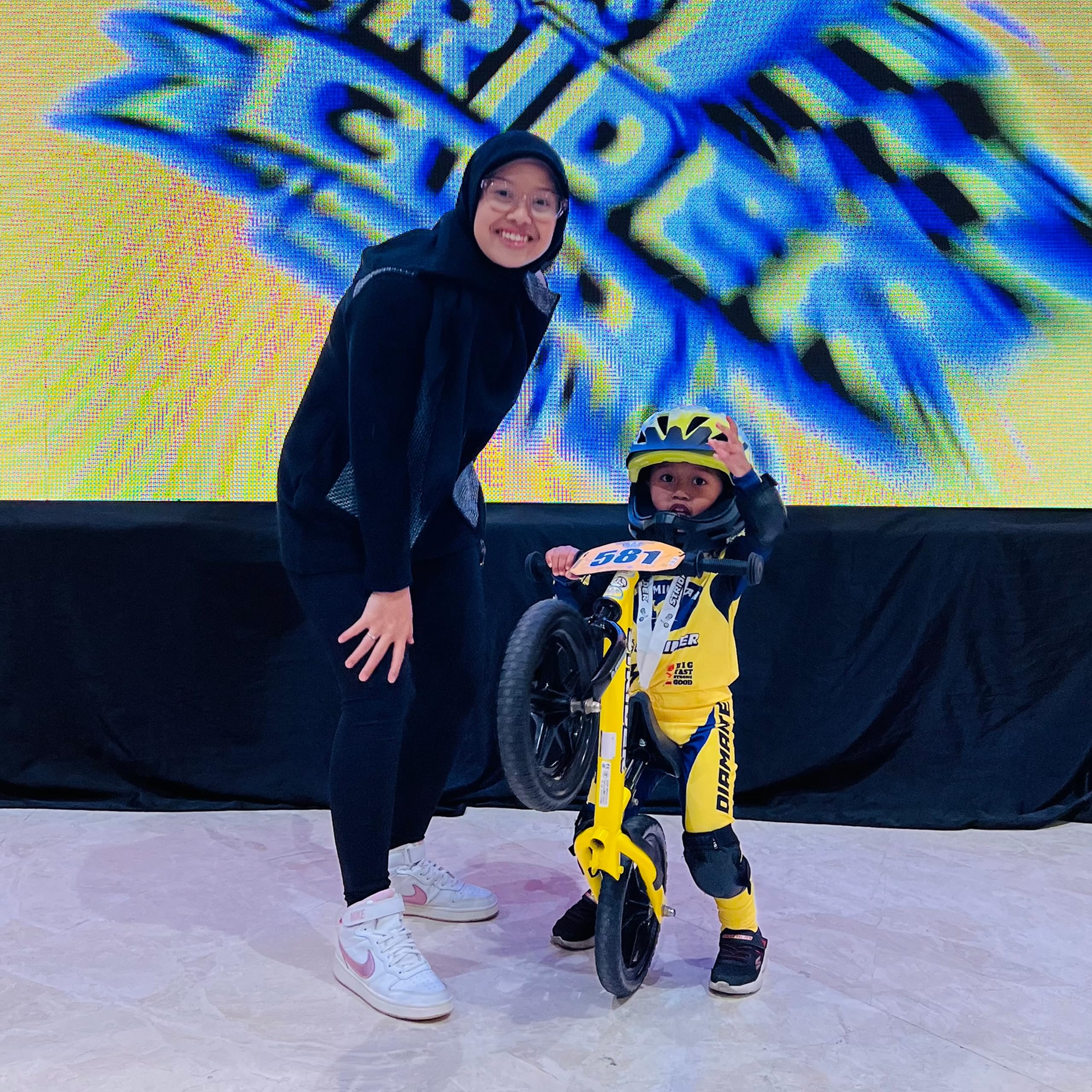 Strider Bicicleta Deportiva para niños de 12 Pulgadas, Bicicleta de Correr de 18 Meses a 5 años, Bicicleta de Equilibrio