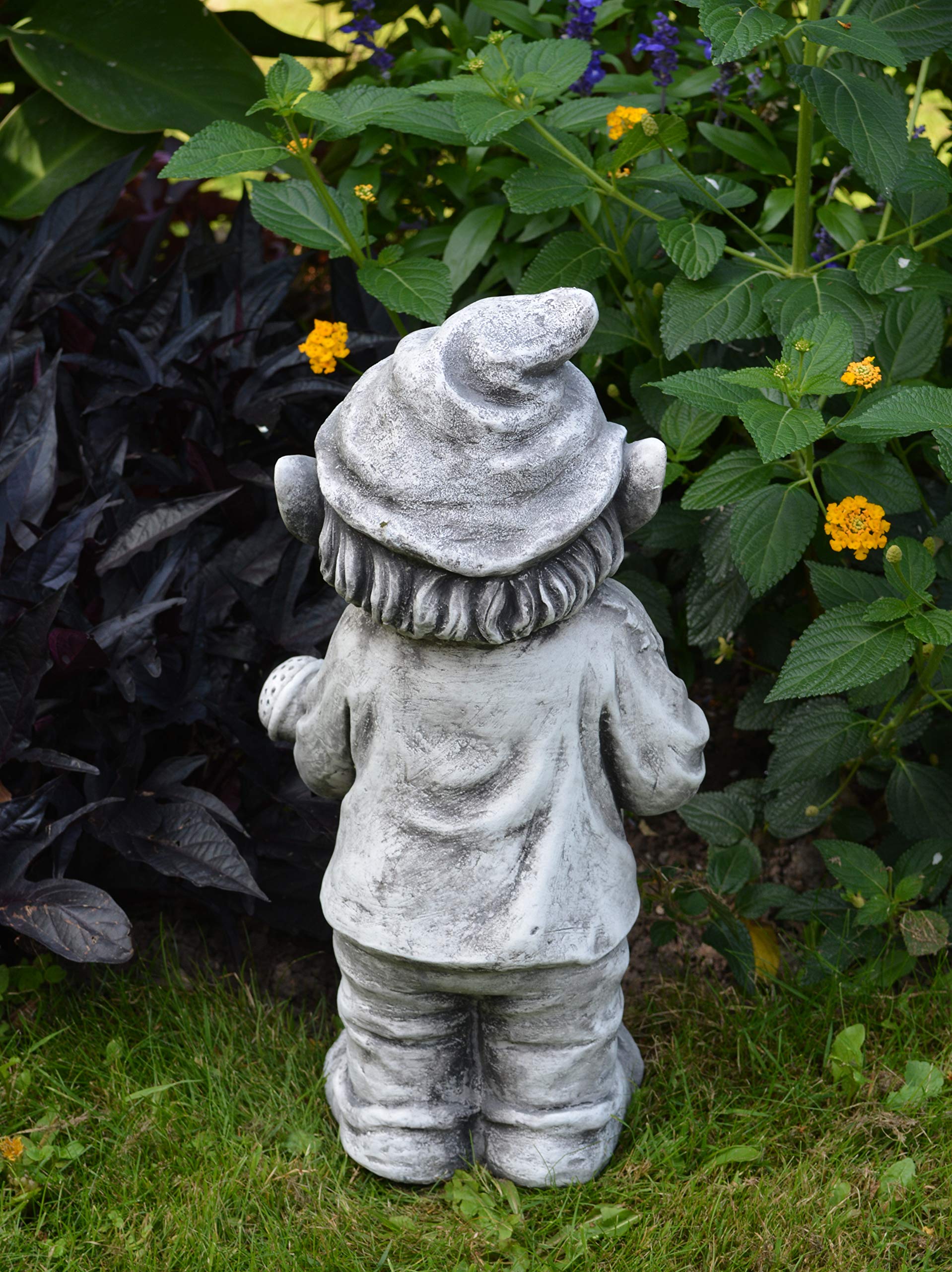gartendekoparadies.de Gnom Blumenfreund, Steinfigur Wichtel, H. 40 cm, 10 kg, Grau, frostsicher aus Steinguss für Außenbereich