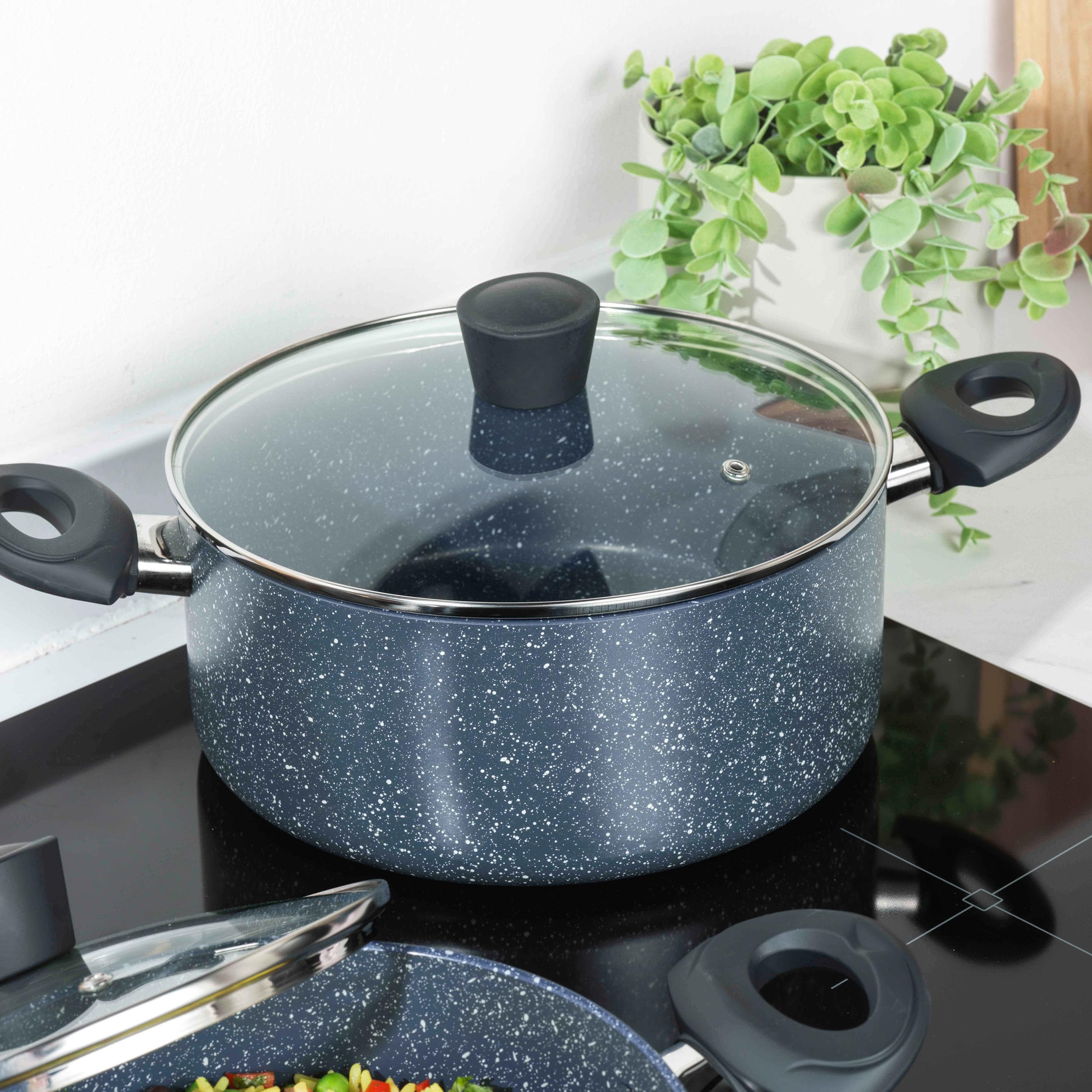 Garnek z tłoczonego aluminium z nieprzywierającą powłoką Russell Hobbs RH00849EU z niebieskim marmurkowym wykończeniem, 24 cm