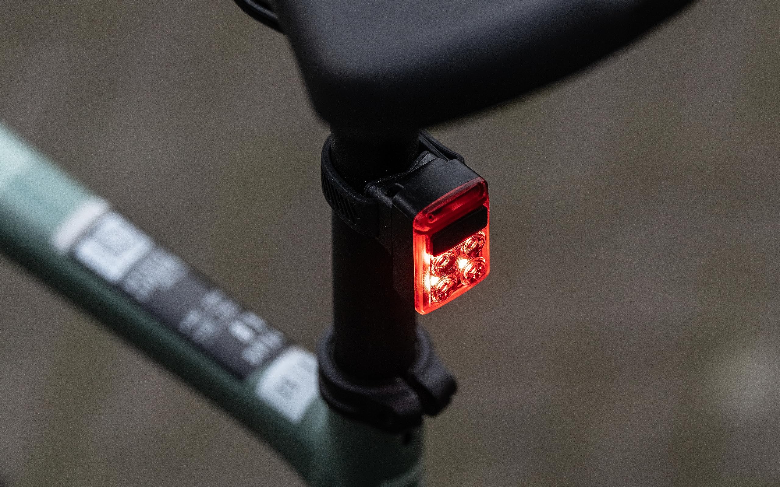 BBB Ensemble de lumières de vélo Rechargeables par USB I Feu Avant et arrière LED I Sangle Flexible I Lumières de visibilité pour vélo I BLS-237