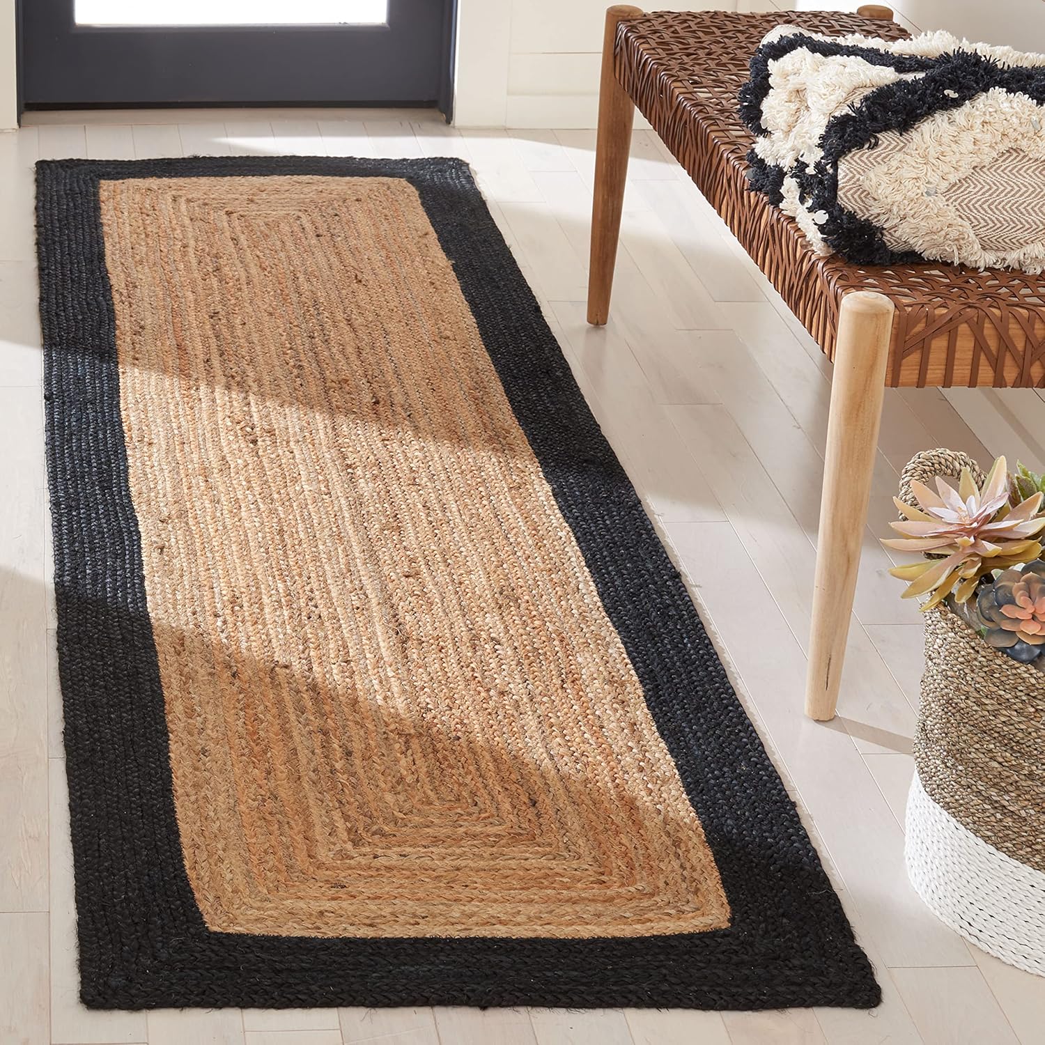 SAFAVIEH Natural Fiber Collection Accent Rug - 4' x 6', Natural & Blue, Handmade Flat Weave Boho Farmhouse Rustic Border Jute, Ideal for High Traffic Areas in Entryway, Living Room, Bedroom (NFB852M)