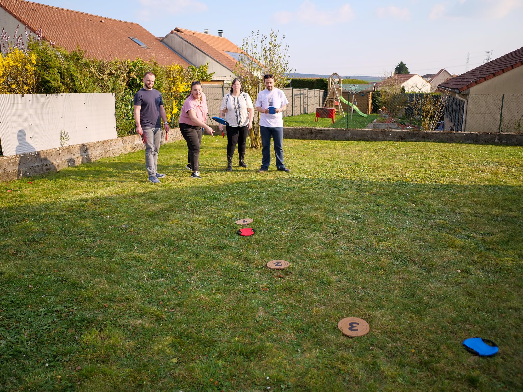 Bandjo - Swoobee - Jeu d'Ambiance - Jeu d'Adresse - en Extérieur et Intérieur - Facile et Léger à Transporter - Idéal pour s'Amuser Entre Amis ou en Famille - De 2 à 8 Joueurs - A Partir de 6 Ans.