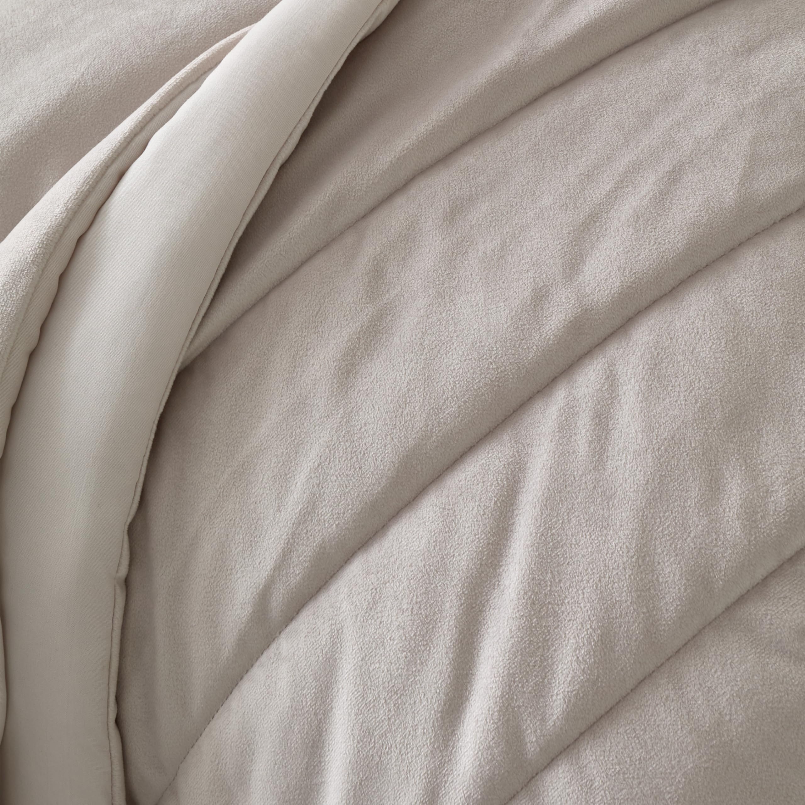 Catherine Lansfield Bridgerton Regal Tagesdecke, weicher Samt, gesteppt, 220 x 230 cm, cremefarben