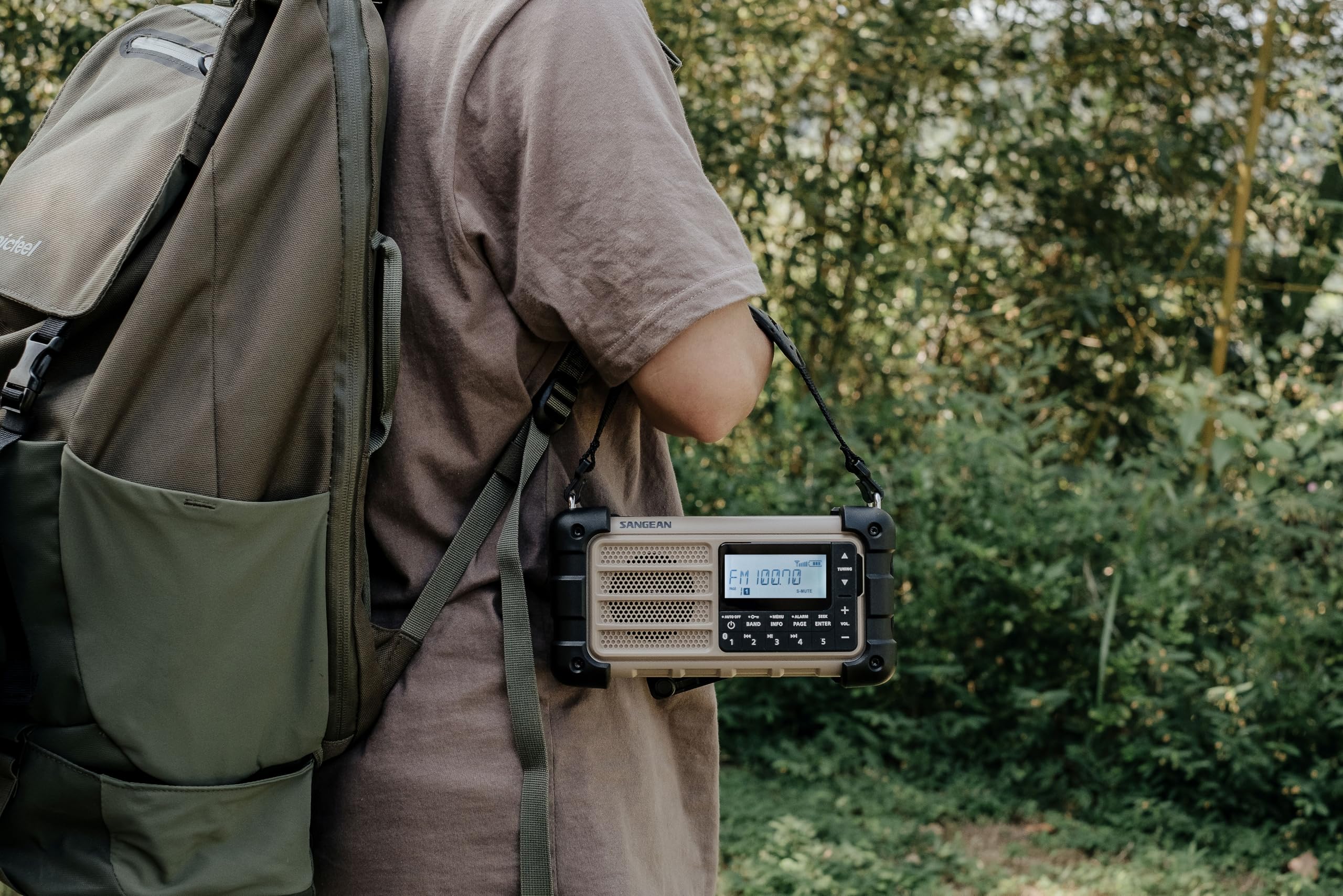 Sangean MMR-99 Radio d'extérieur FM Radio d'urgence, Bluetooth Panneau Solaire, protégé Contre Les Projections d'eau, é