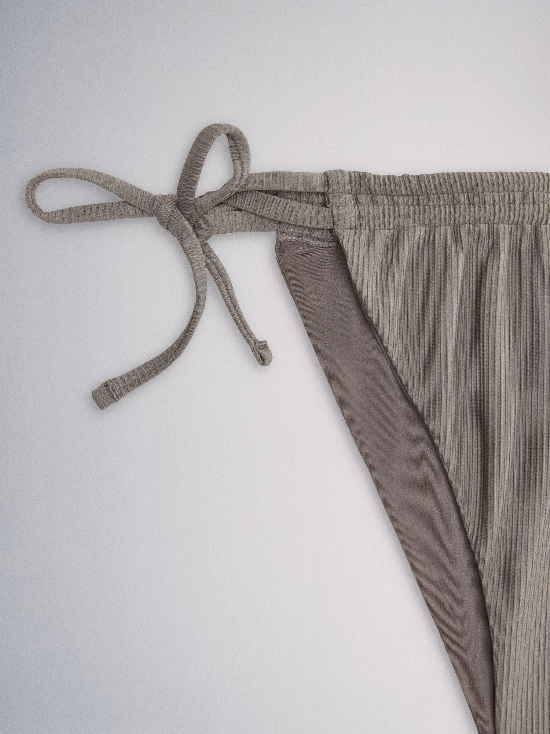 THE SET Femme Bas de Bikini échancré, Lot de 3 | Taille mi-haute