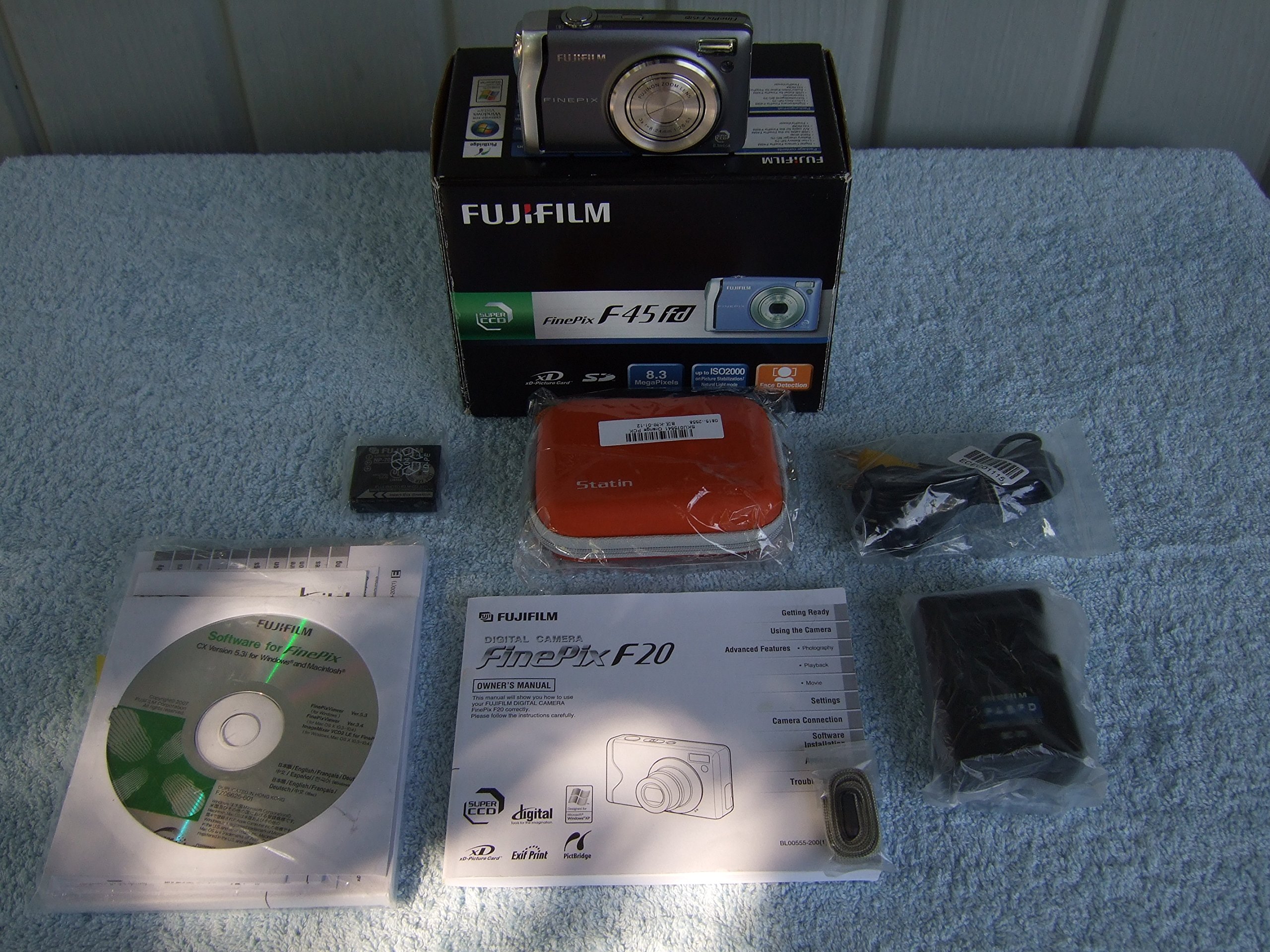 Fujifilm Finepix F40fd 8.3MP Digital Camera with 3X Optical Zoom