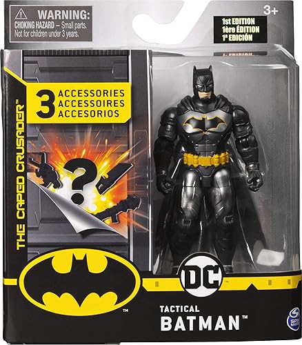 BATMAN 6056744, Figura de acción táctica de renacimiento de 4 pulgadas con 3 accesorios misteriosos, Misión 1, multicolor