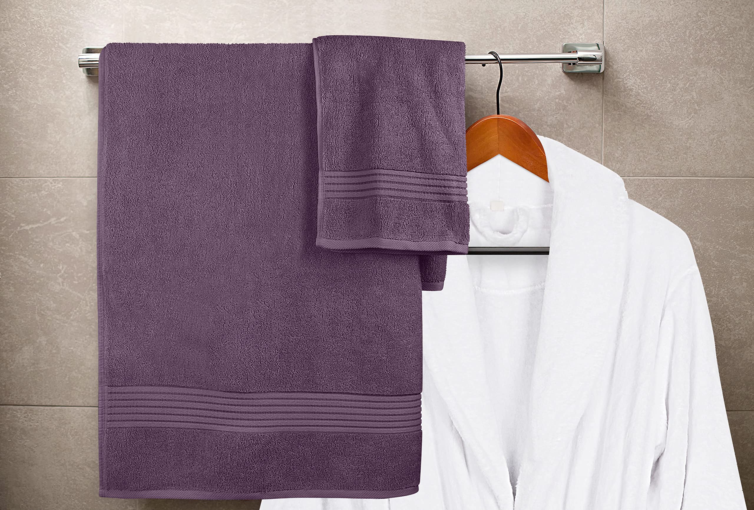 Premium 700 GSM – Set di 8 asciugamani, 2 asciugamani da doccia, 2 asciugamani e 4 asciugamani in cotone – lavabile in lavatrice, qualità alberghiera, super morbido e assorbente di Utopia Towels Plum