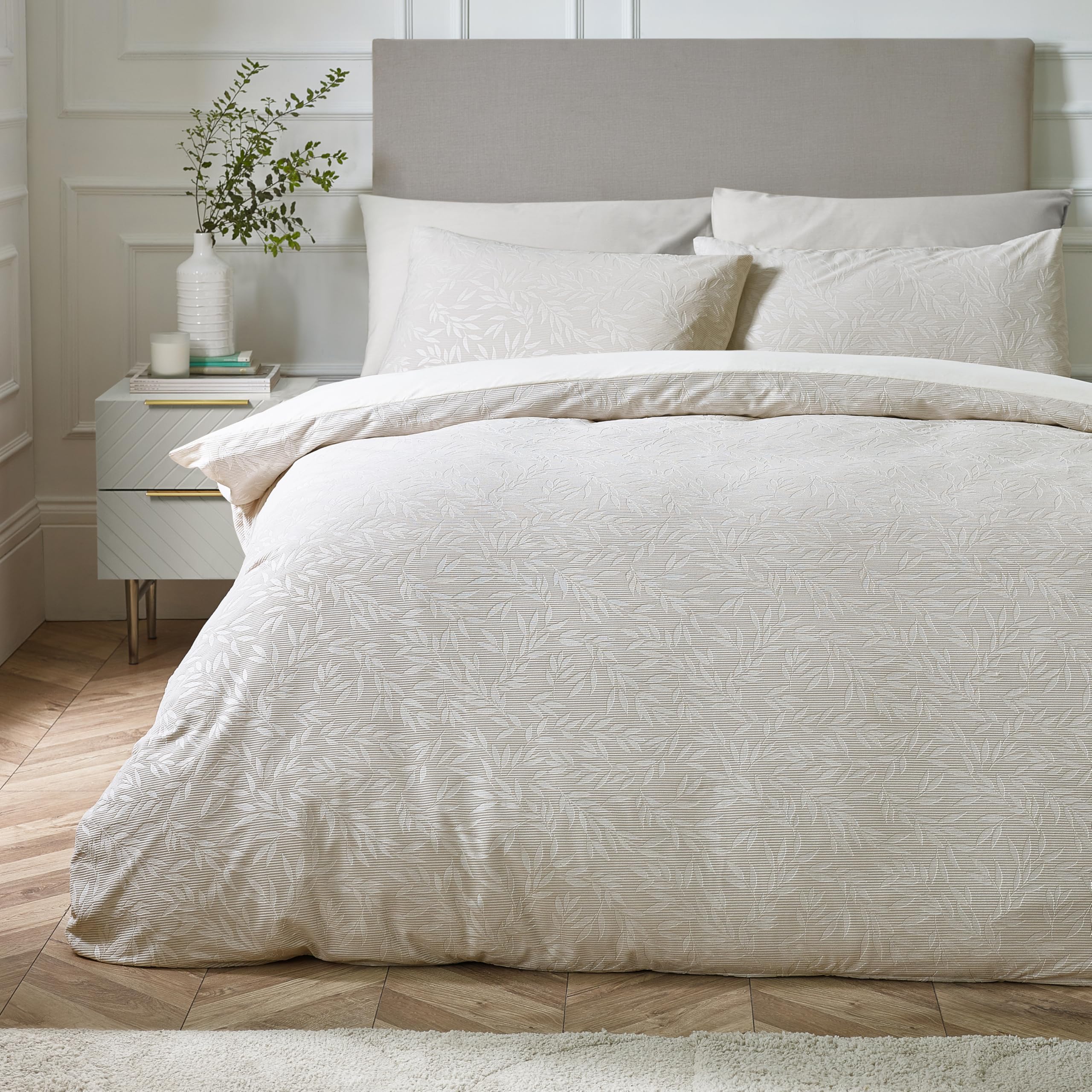 Catherine Lansfield Corded Leaves Super King Duvet Cover Set with Pillowcases Champagne Gold