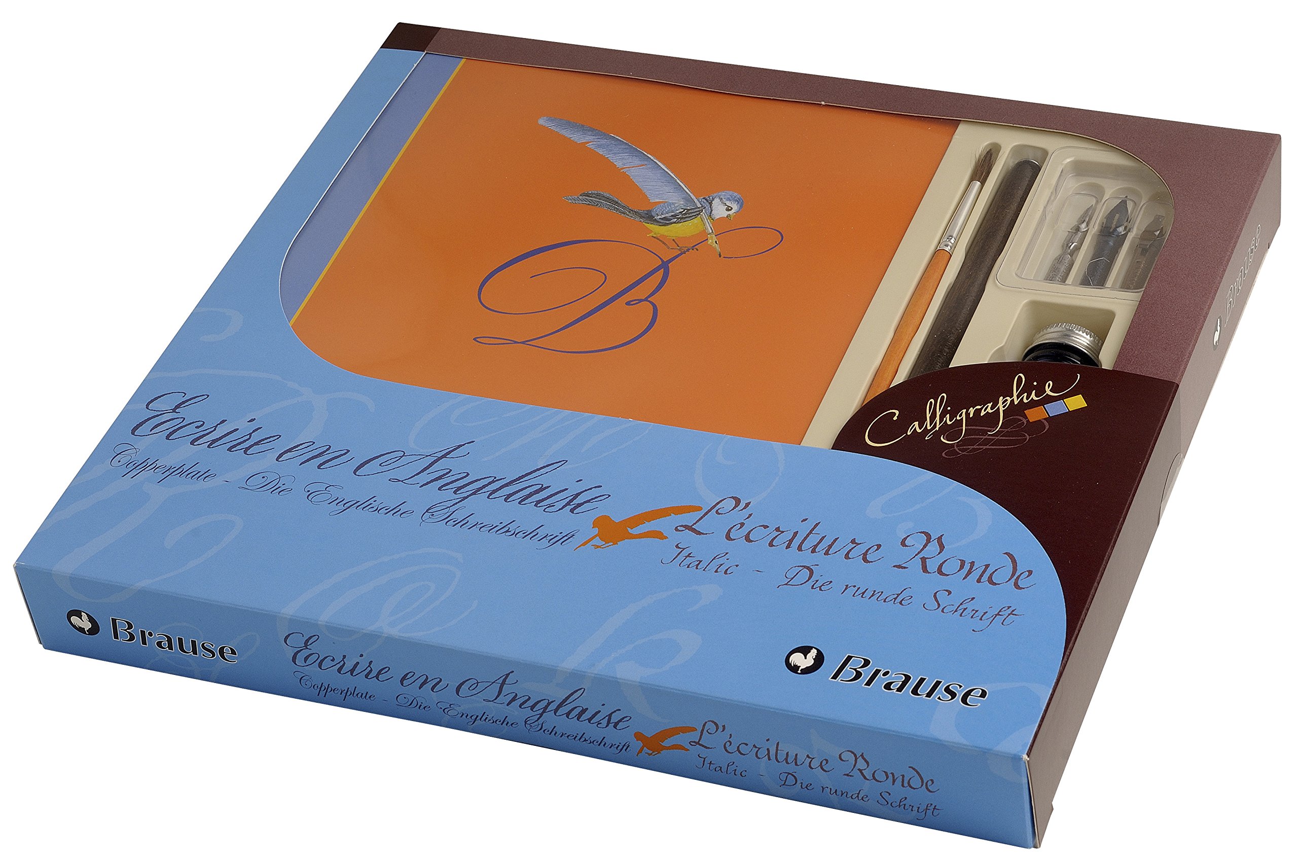 Brause 98206SB - Coffret calligraphie junior avec 3 plumes, un porte-plume, un pinceau, une planche d'étiquettes, un flacon d'encre bleue Jacques Herbin et un cahier d'initiation (anglais/allemand)