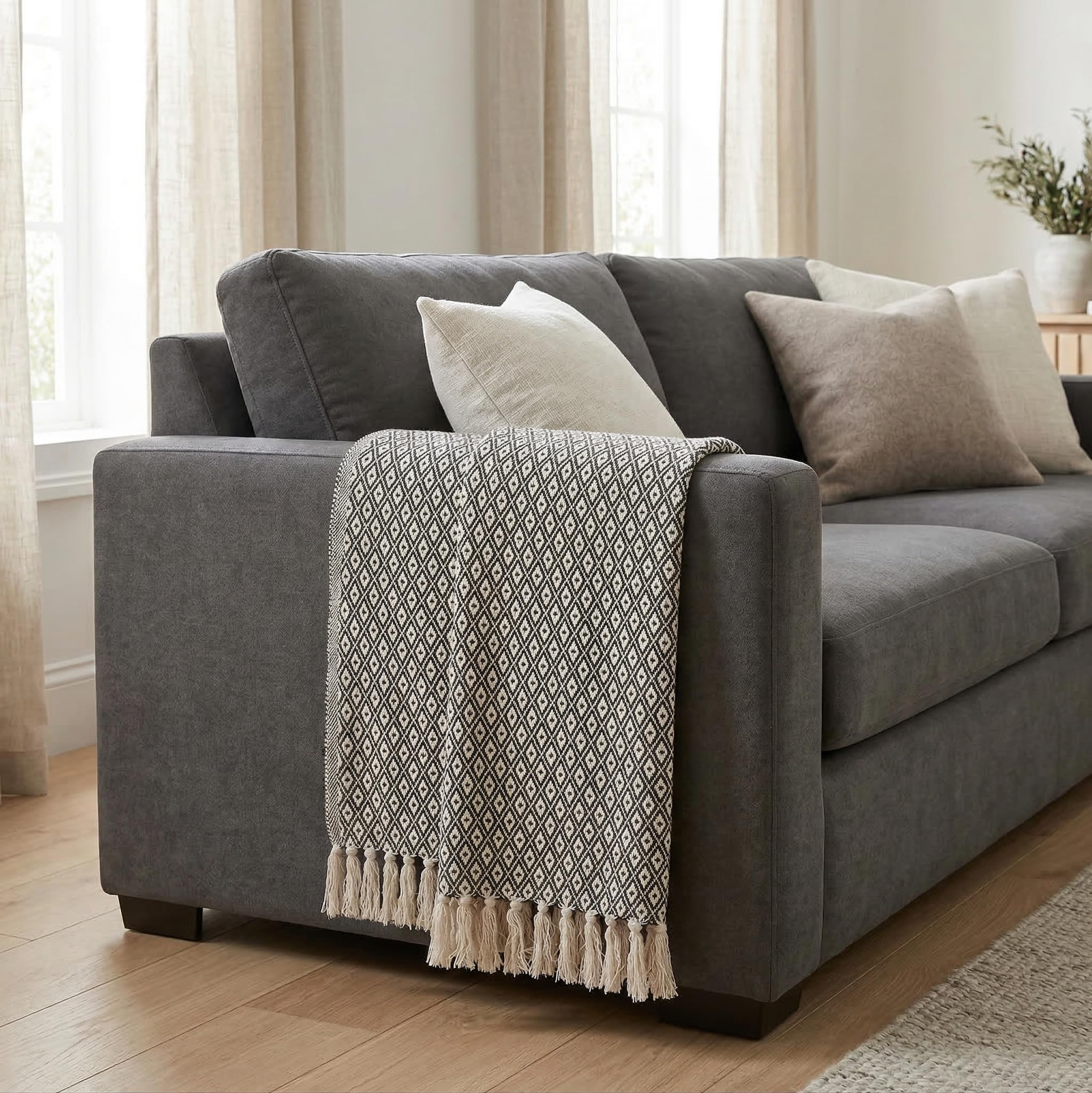 Americanflat 100% bawełniany koc narzuta na kanapę, 127 x 152 cm, neutralny na każdą porę roku, lekki, przytulny, miękki koc i narzuty na łóżko, sofę lub krzesło, do użytku wewnątrz lub na zewnątrz [czarny kremowy szewron]