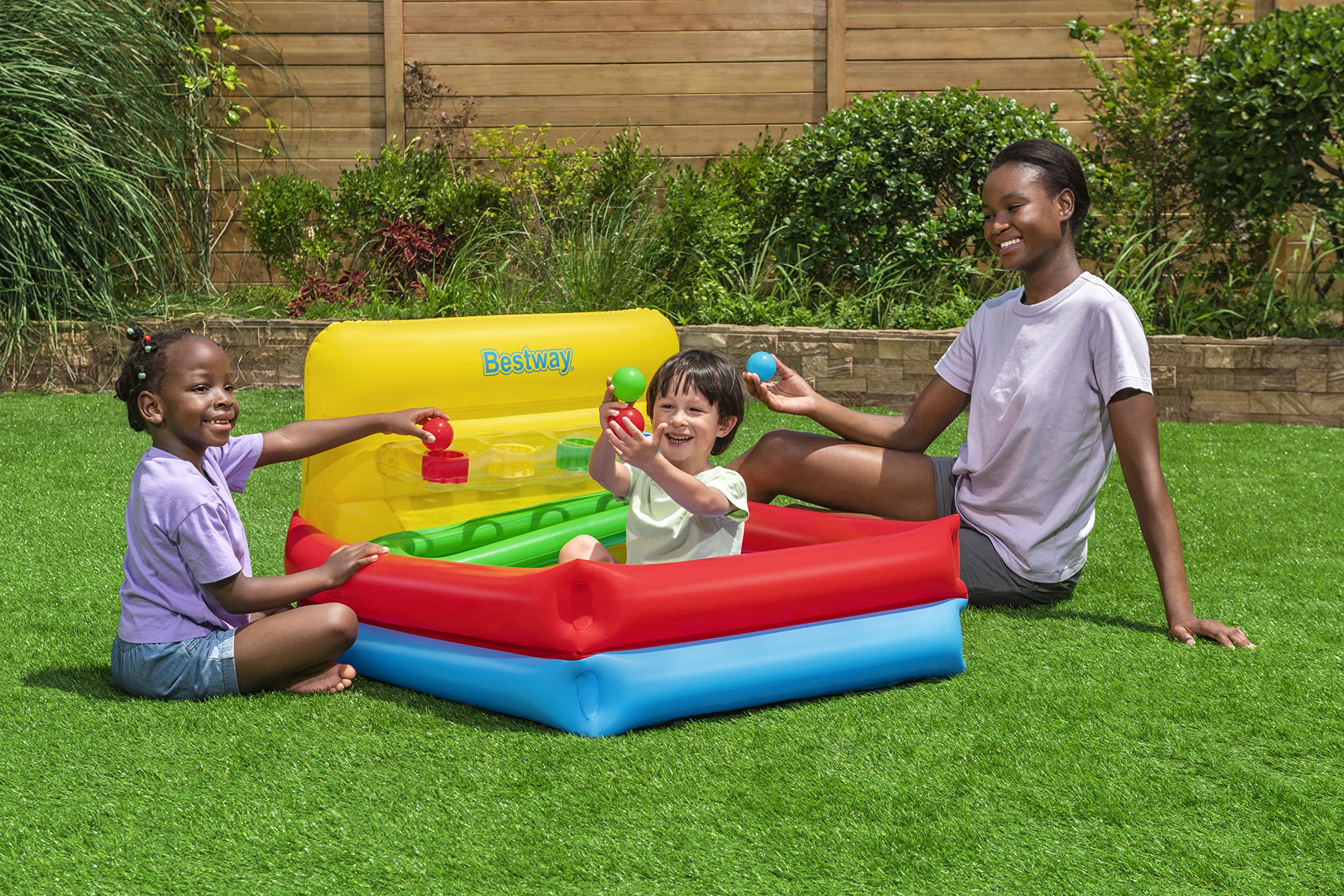 41" x 37" x 24"/1.04m x 94cm x 61cm Sort N' Play Ball Pit