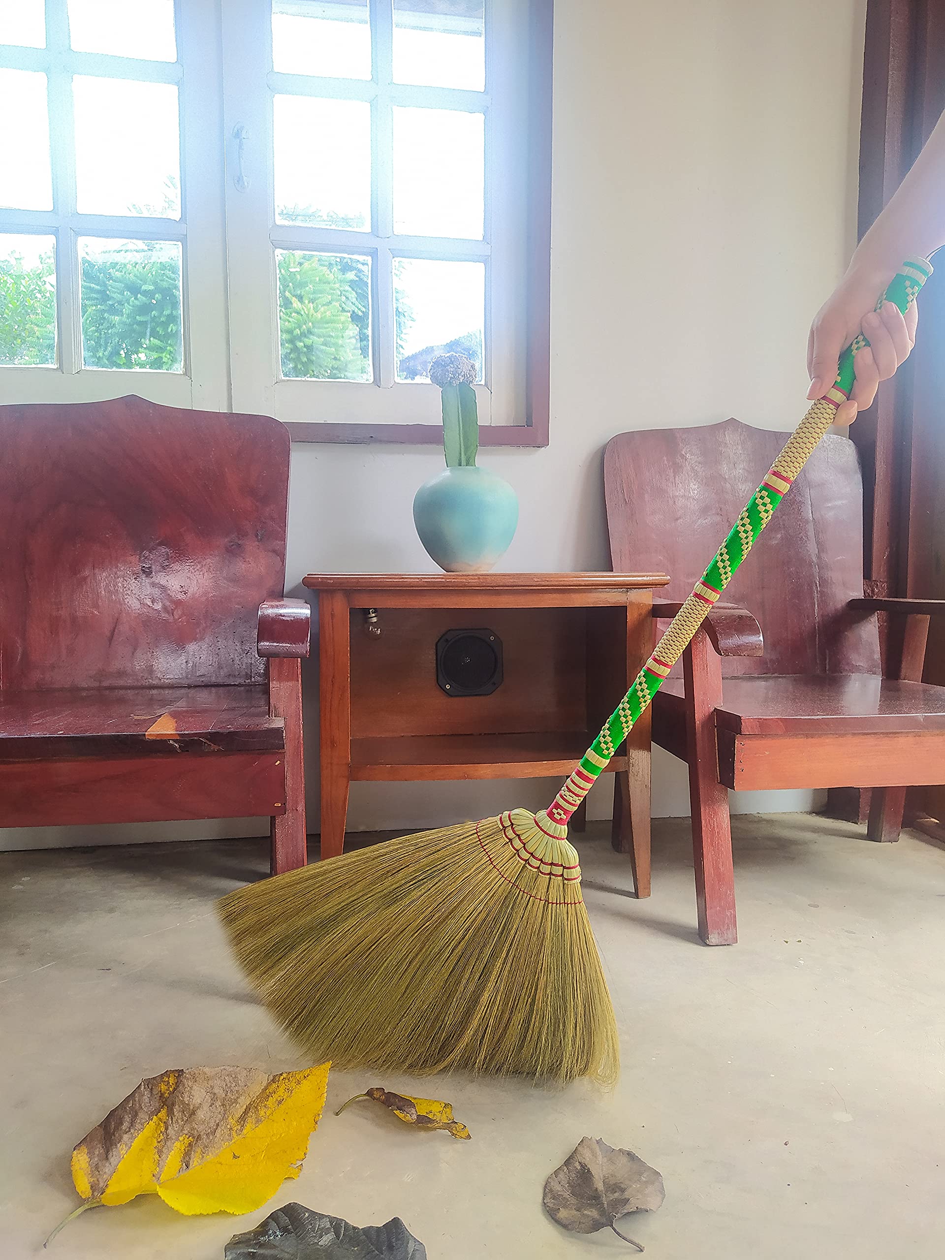 Natürlicher Grasbesen, Länge 99–101.6 cm, mit Bambus-Griff, für Innen- und Außenbereich, glatter und harter Boden, Grage, Schlafzimmer