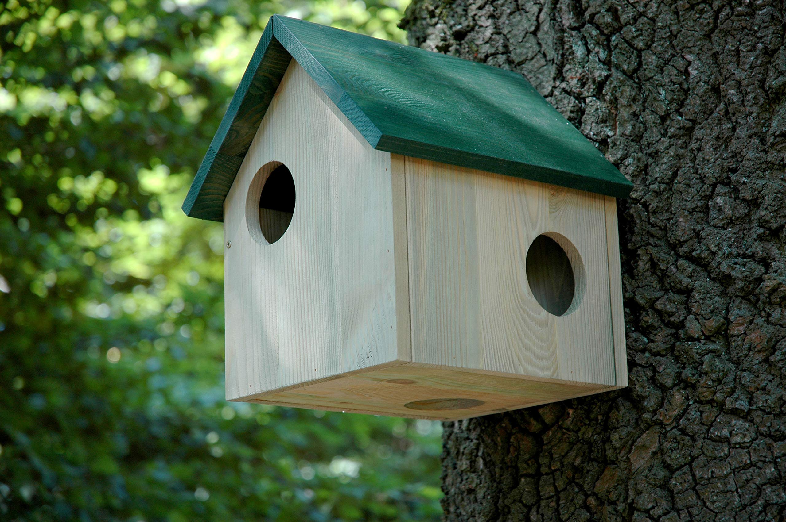 dobar® 22221 Eichhörnchenkobel - Eichhörnchenhaus aus Massivholz - Futterhaus für Eichhörnchen - Eichhhörnchen Schlafhaus mit 3 Eingängen - 25 x 26 x 28,5 cm - Grün