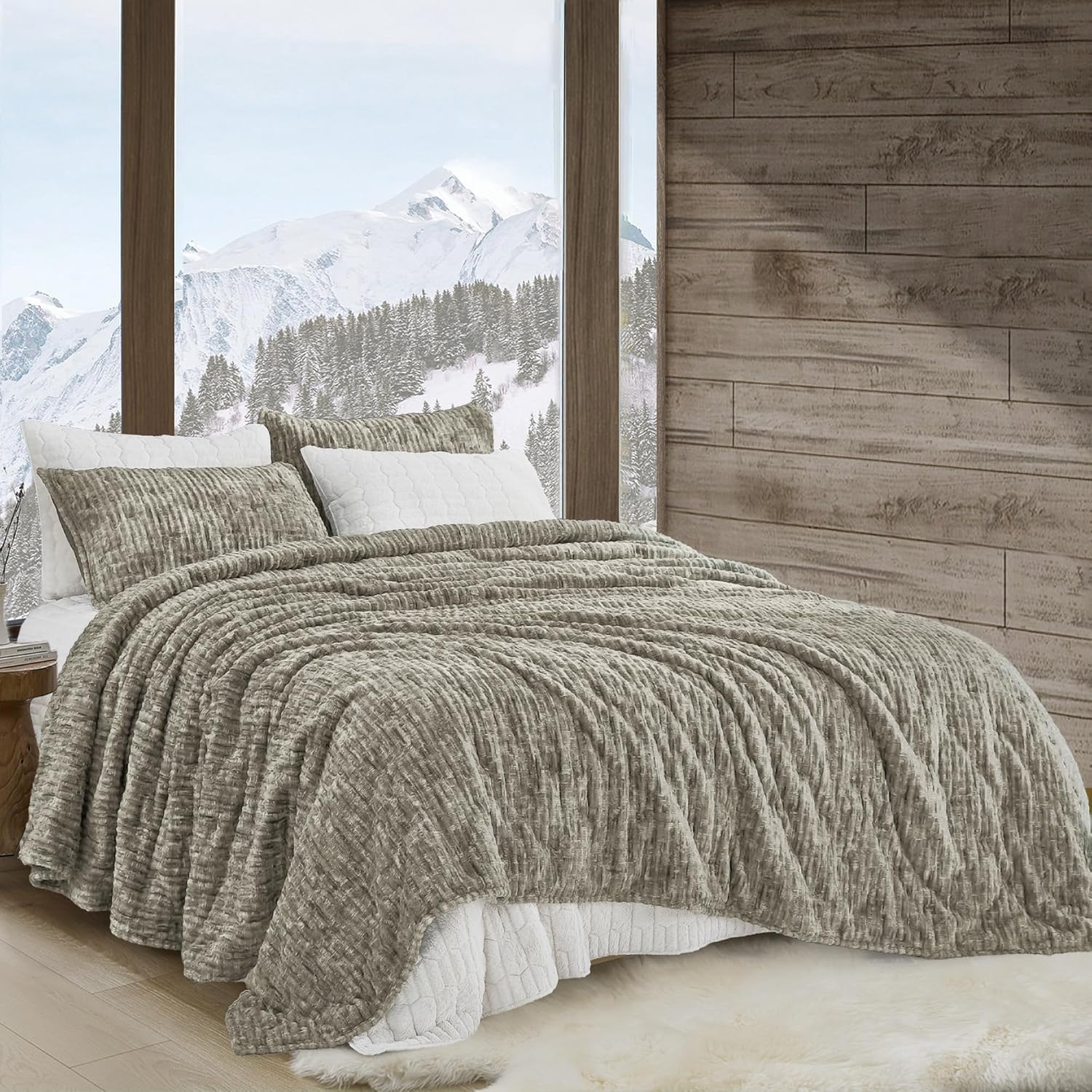 Wonderful Velvet Quilt Queen Size Set, Luxurious Fuzzy Faux Fur Comforter Lightweight, Cloudy Touch Soft Coverlet, Back Embroidery Fluffy Bedding Machine Washable (Grey, Queen)