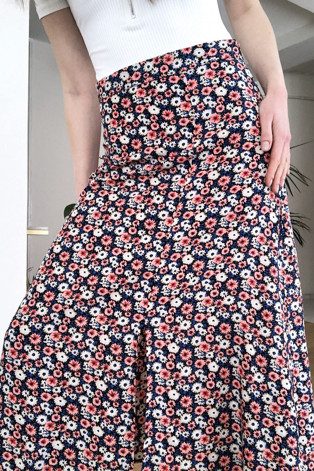 Trendyol Women's Black floral Patterned teardinner Skirt, 40