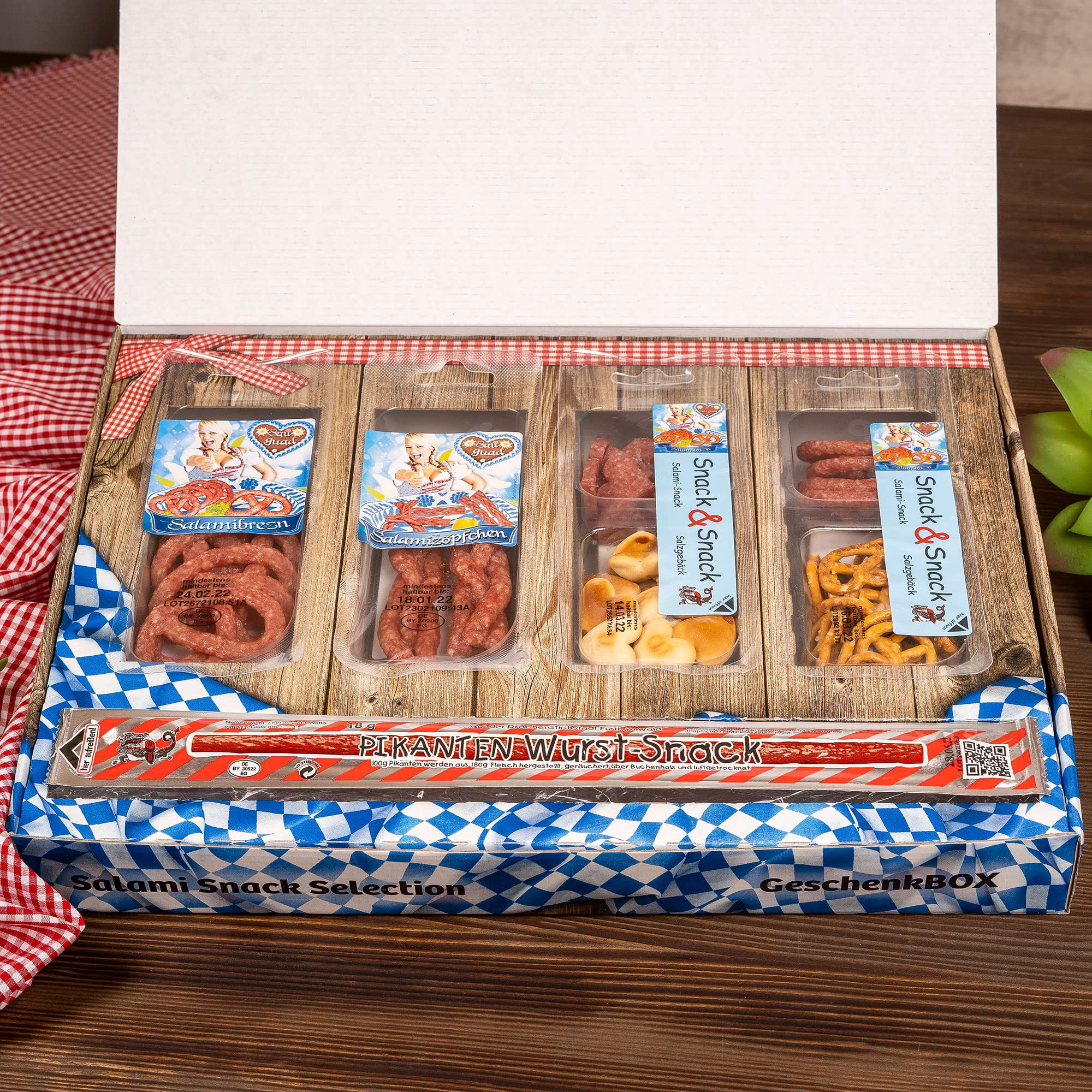 WURSTBARON® Snack Geschenkbox mit Salami Herzen, mit 7 besonders leckeren Snacks aus Salami und Knabberzeugs, Wurst nach Krakauer Art, bayerische Qualität, 390g