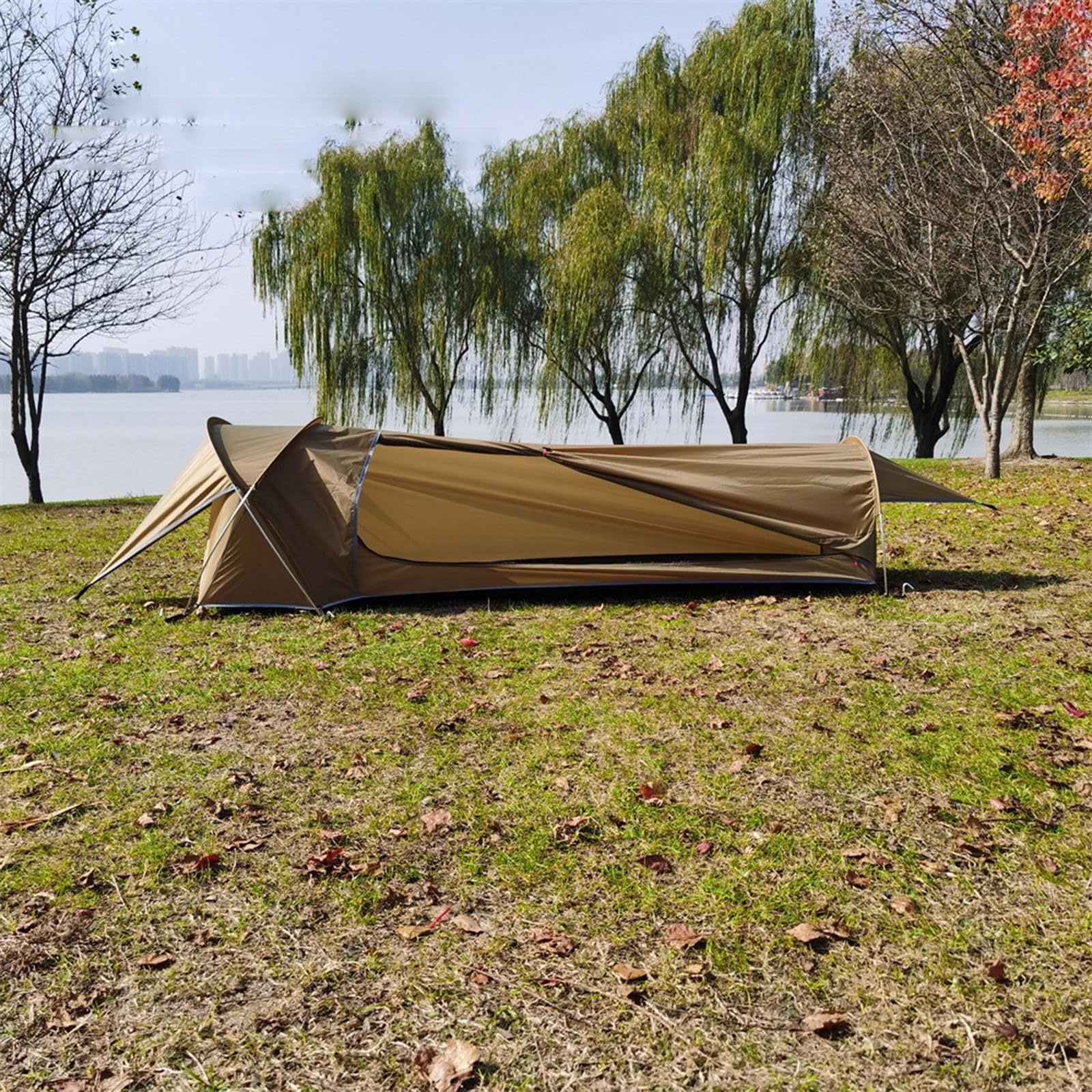 Tenda da campeggio per una sola persona per zaino in spalla ed escursionismo, riparo impermeabile con pali in alluminio, ventilazione a rete, sacco da bivvy compatto da viaggio