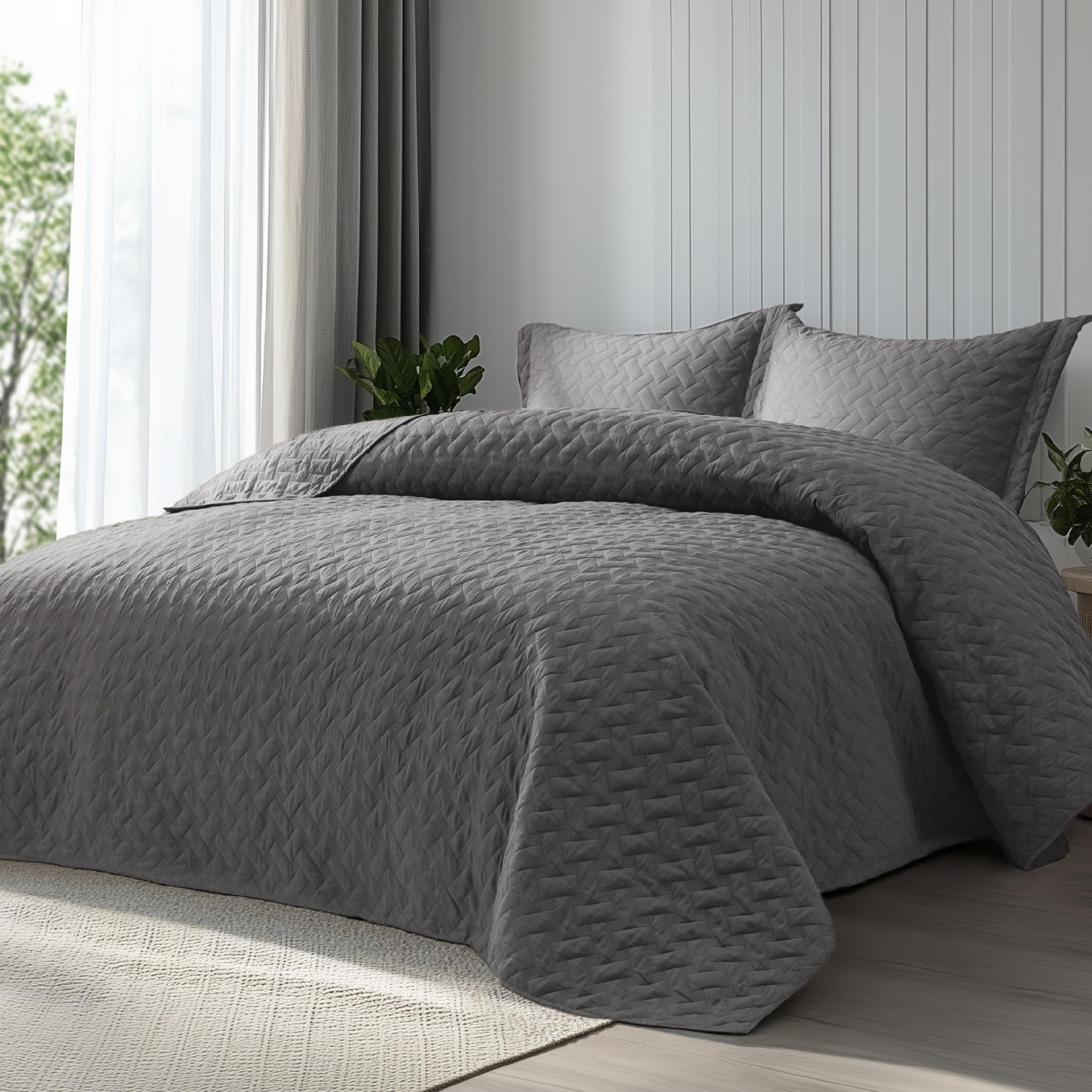 Bedsure 2-Piece Bedding Quilt Set Grey Twin Size 68x86 Bedspread with 1 Pillow Sham Pattern Soft Microfiber Coverlet Set