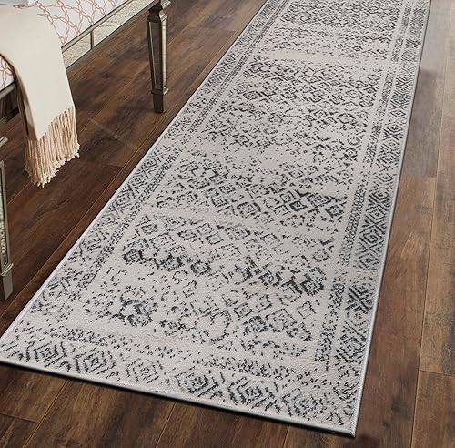 Rugshop Alfombra de pasillo suave con borde bohemio envejecido, resistente a las manchas, 2 x 7 pies, color gris