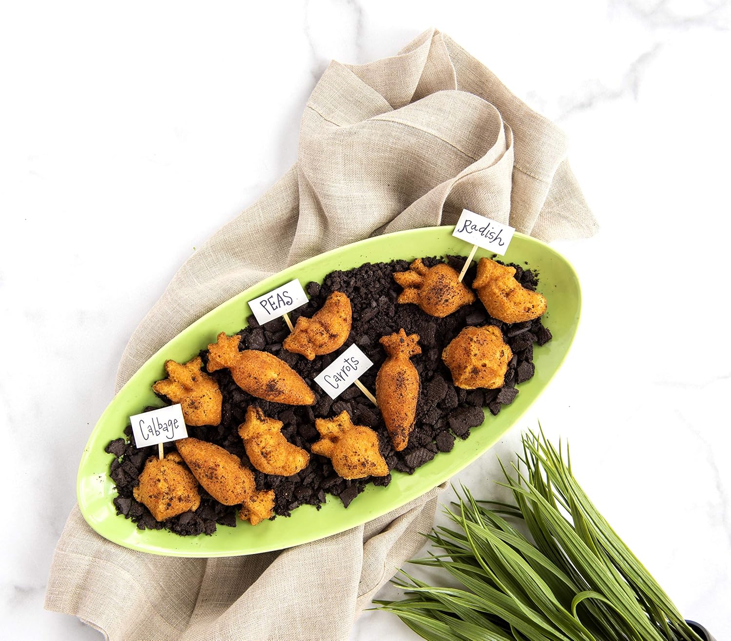 Nordic Ware Garden Patch Pan - Image 4