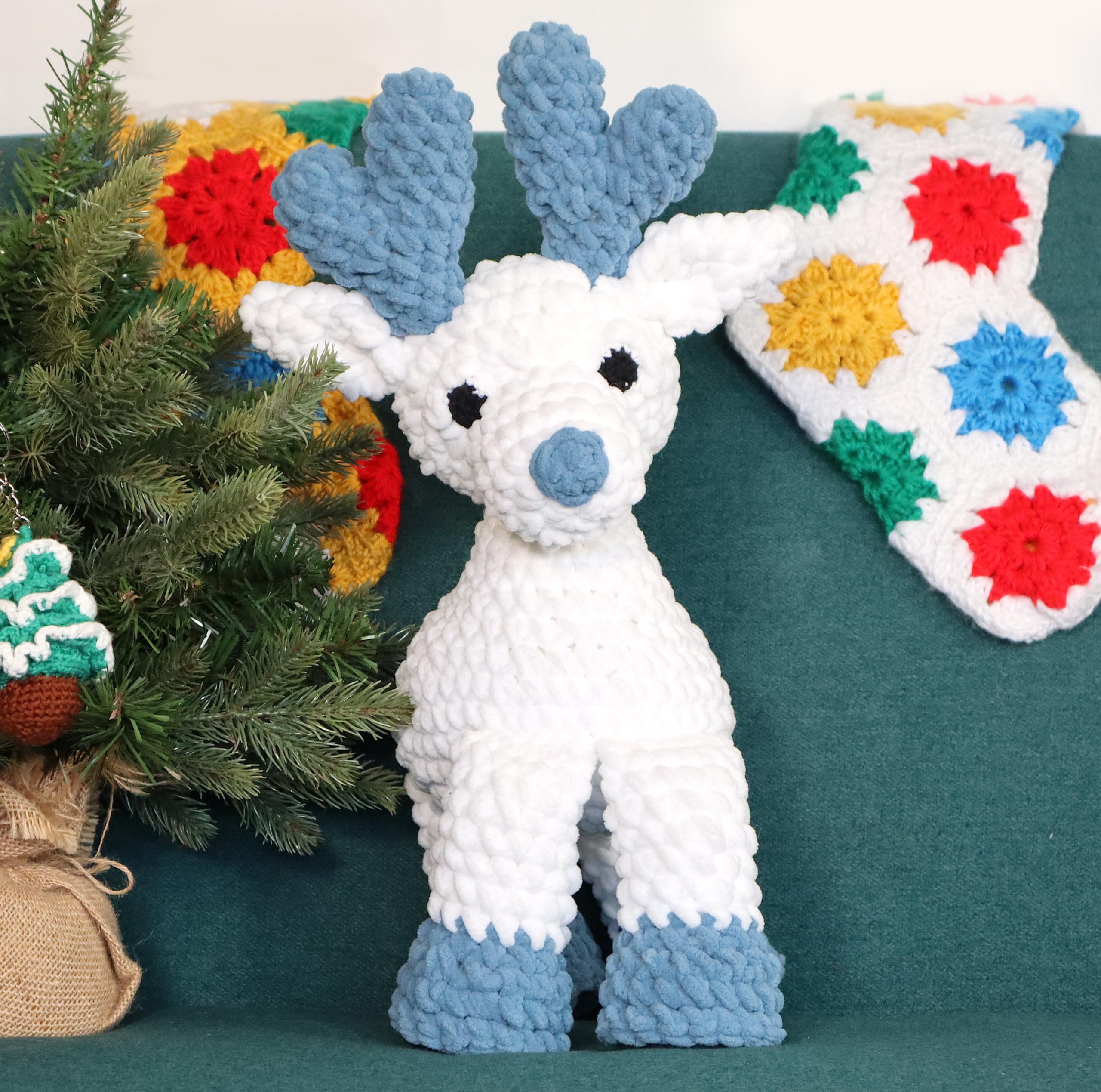 KNITTY CRITTERS Hello Crafts - Make Christmas - Bianca Reindeer - Crochet kit