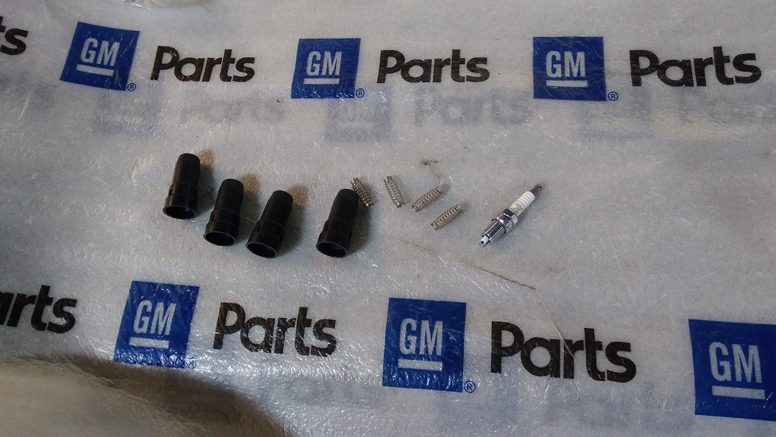 Amazon.com: GM Spark Plug Kit OEM Pt. 19205426 : Automotive 