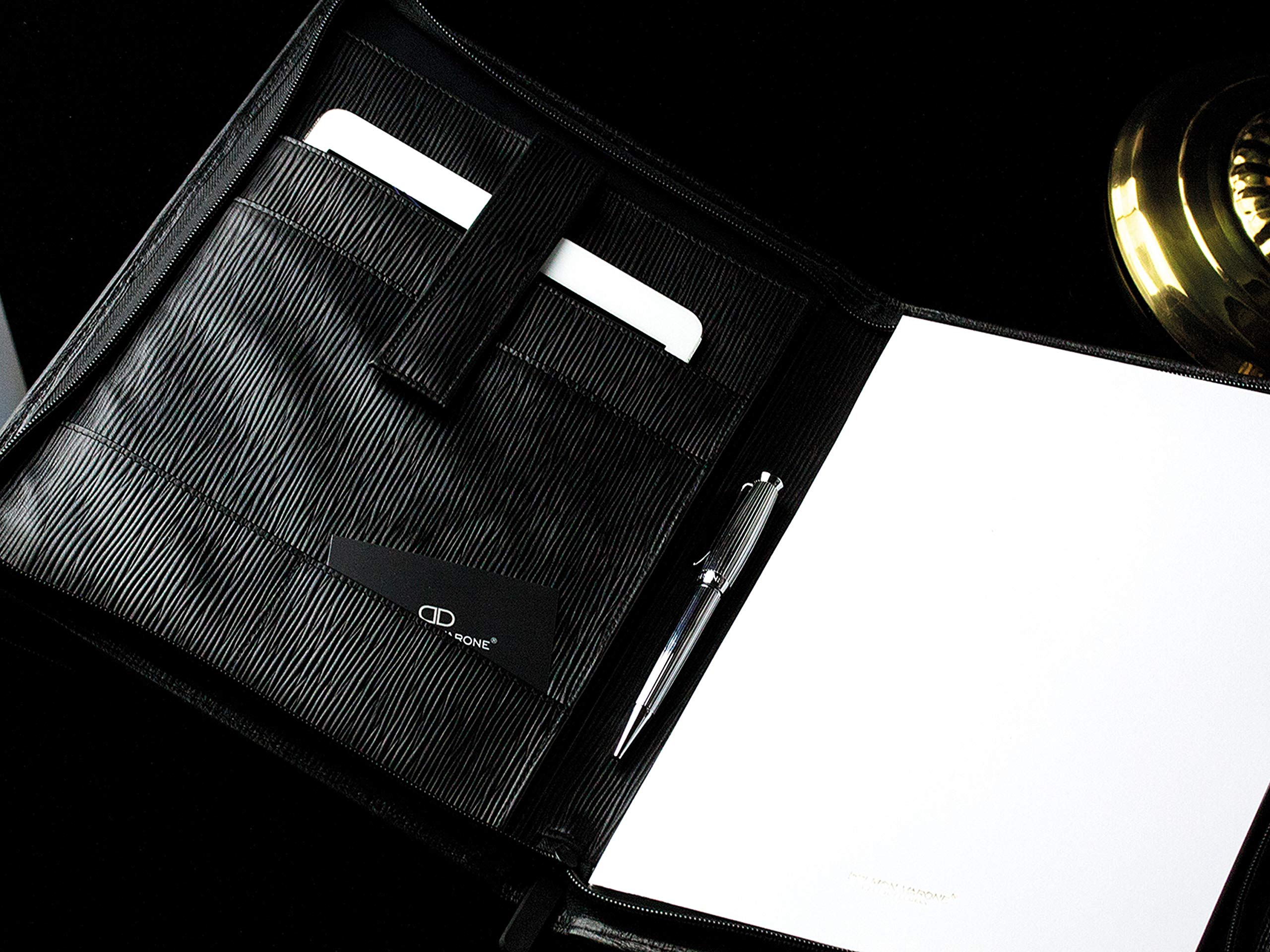 DELMON VARONE - Personalisierbare Tablet Schreibmappe DIN A4 aus Premium Manhattan Leder schwarz, Organizer Konferenzmappe mit Notizblock und Stiftschlaufe, Dokumentenmappe mit Reißverschluss