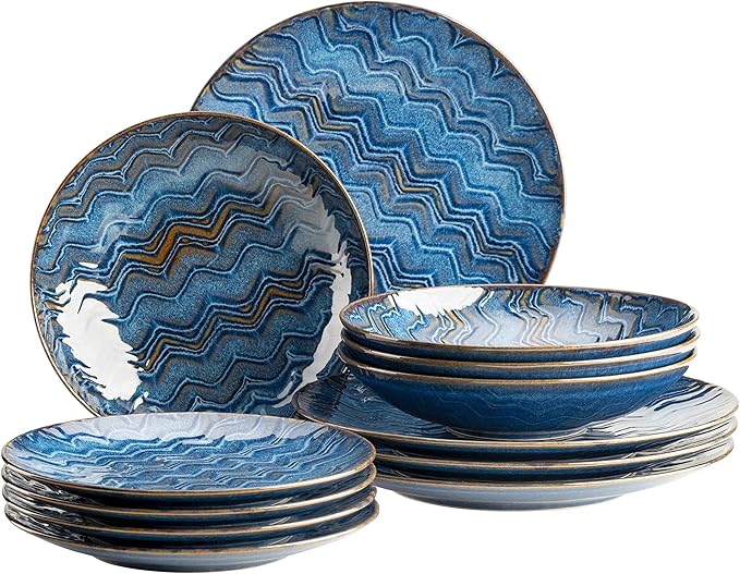 Tallrikset med diskret mönster i blågrå toner