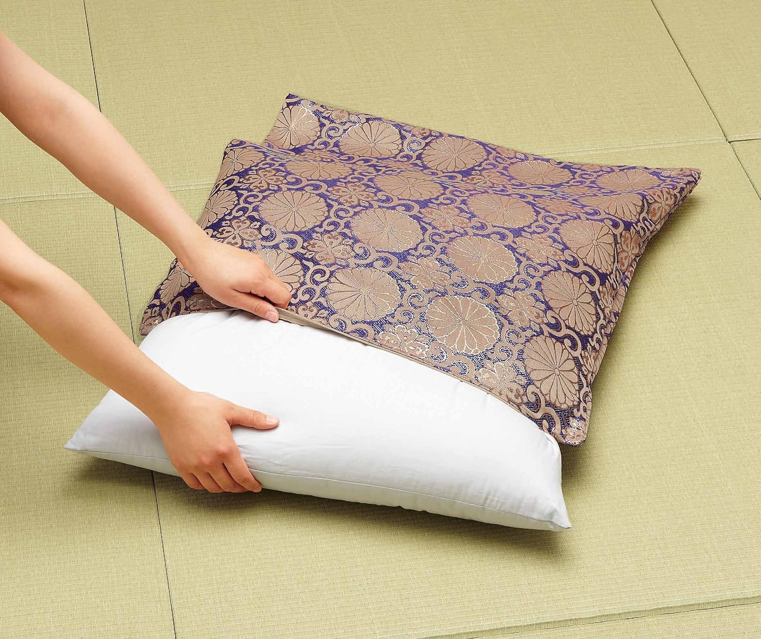 おトク】 仏壇座布団カバー 金襴調 62×64cm 座布団カバー econet.bi