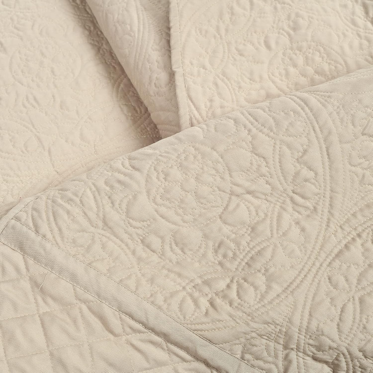 Lush Decor Medallion Scallop 5 Piece Bedspread Set, King, Neutral