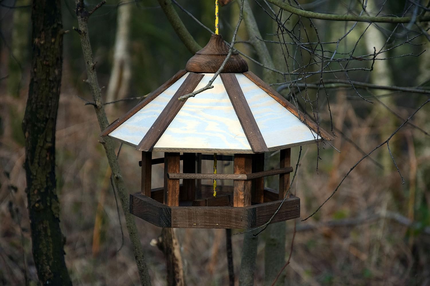 dobar® Camouflage Hanging Bird Feeder - Wooden House Villa with Feeder - 35 x 35 x 29 cm - Brown/Beige/Grey