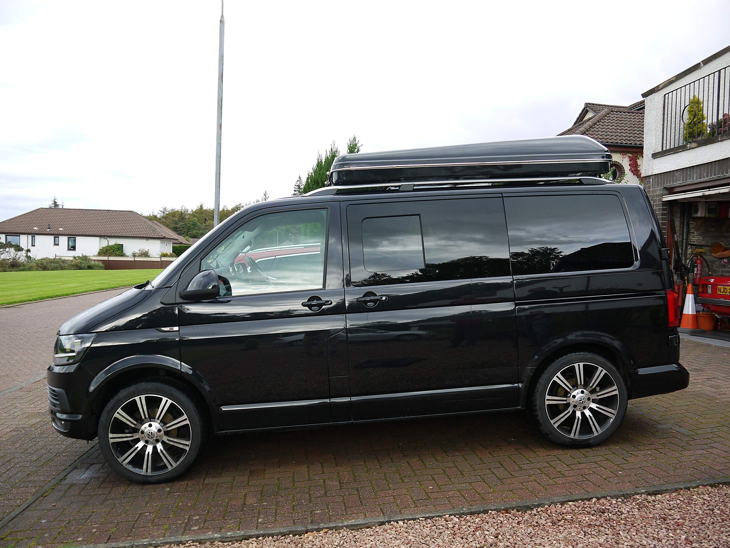 Automotive Rooftop Tent 2-3 People Car Roof Tent With Folding Ladder